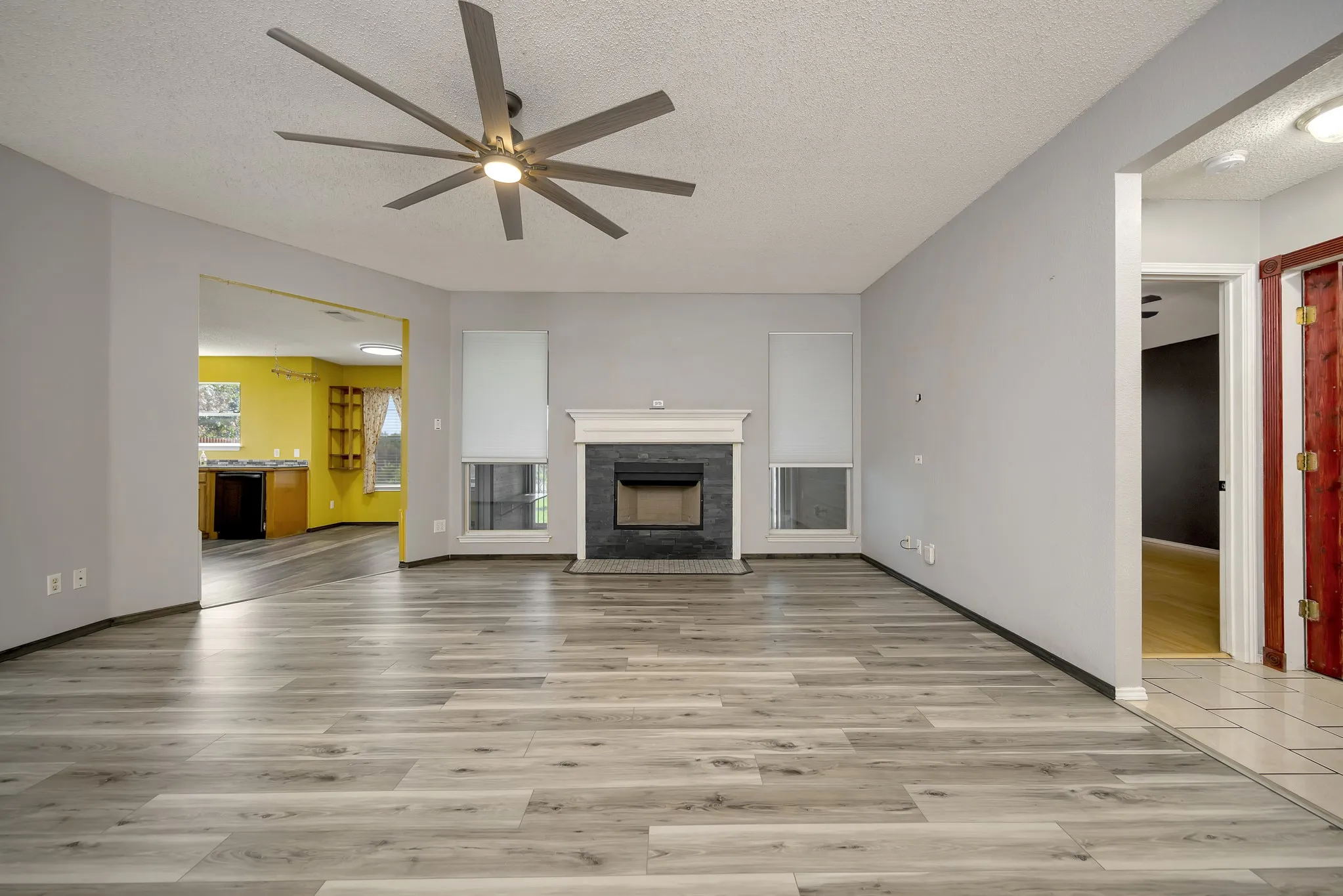 Single Family Residence For Sale in Tarrant County , 509 Birch Street, Crowley, Texas 76036, 3 Bedroom, 2 Bathroom, 2 Garage spaces, 1,708 Sqft, built in 2002, mls#21375835, Real Estate Agent in Crowley, Homes For Sale in Tarrant county, Homes For Sale in Crowley, Realtor in Crowley Texas, Real Estate Brokerage Independent Realty Texas, Luminita Cordes Realtor