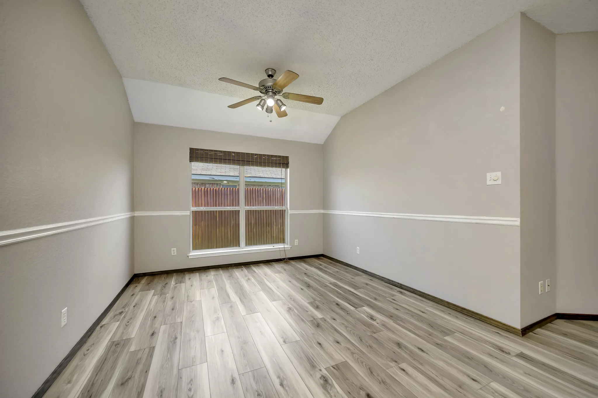 Single Family Residence For Sale in Tarrant County , 509 Birch Street, Crowley, Texas 76036, 3 Bedroom, 2 Bathroom, 2 Garage spaces, 1,708 Sqft, built in 2002, mls#21375835, Real Estate Agent in Crowley, Homes For Sale in Tarrant county, Homes For Sale in Crowley, Realtor in Crowley Texas, Real Estate Brokerage Independent Realty Texas, Luminita Cordes Realtor