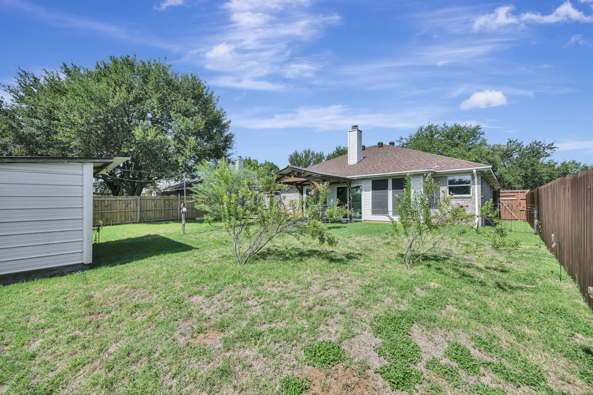 Single Family Residence For Sale in Tarrant County , 509 Birch Street, Crowley, Texas 76036, 3 Bedroom, 2 Bathroom, 2 Garage spaces, 1,708 Sqft, built in 2002, mls#21375835, Real Estate Agent in Crowley, Homes For Sale in Tarrant county, Homes For Sale in Crowley, Realtor in Crowley Texas, Real Estate Brokerage Independent Realty Texas, Luminita Cordes Realtor