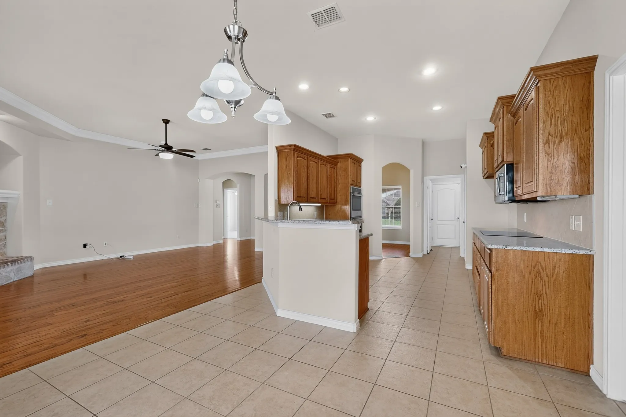 Single Family Residence For Sale in Collin County , 320 Brooks Drive, Nevada, Texas 75173, 4 Bedroom, 2 Bathroom, 2 Garage spaces, 2,094 Sqft, built in 2009, mls#21372234, Real Estate Agent in Nevada, Homes For Sale in Collin county, Homes For Sale in Nevada, Realtor in Nevada Texas, Real Estate Brokerage Independent Realty Texas, Luminita Cordes Realtor