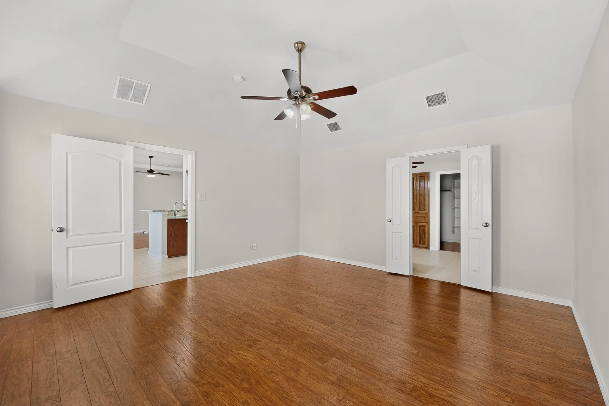 Single Family Residence For Sale in Collin County , 320 Brooks Drive, Nevada, Texas 75173, 4 Bedroom, 2 Bathroom, 2 Garage spaces, 2,094 Sqft, built in 2009, mls#21372234, Real Estate Agent in Nevada, Homes For Sale in Collin county, Homes For Sale in Nevada, Realtor in Nevada Texas, Real Estate Brokerage Independent Realty Texas, Luminita Cordes Realtor