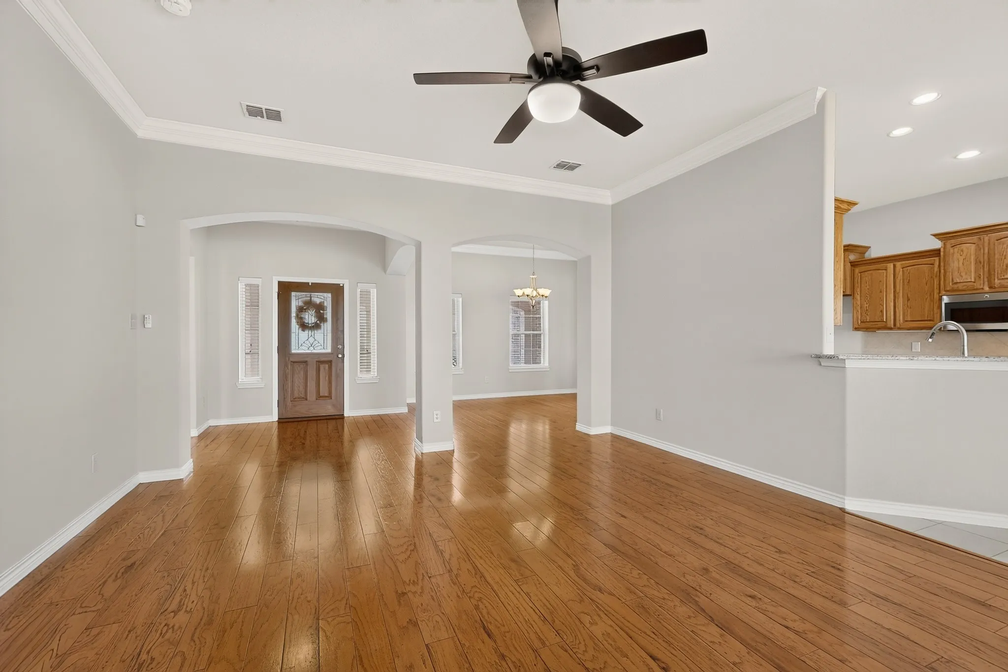 Single Family Residence For Sale in Collin County , 320 Brooks Drive, Nevada, Texas 75173, 4 Bedroom, 2 Bathroom, 2 Garage spaces, 2,094 Sqft, built in 2009, mls#21372234, Real Estate Agent in Nevada, Homes For Sale in Collin county, Homes For Sale in Nevada, Realtor in Nevada Texas, Real Estate Brokerage Independent Realty Texas, Luminita Cordes Realtor