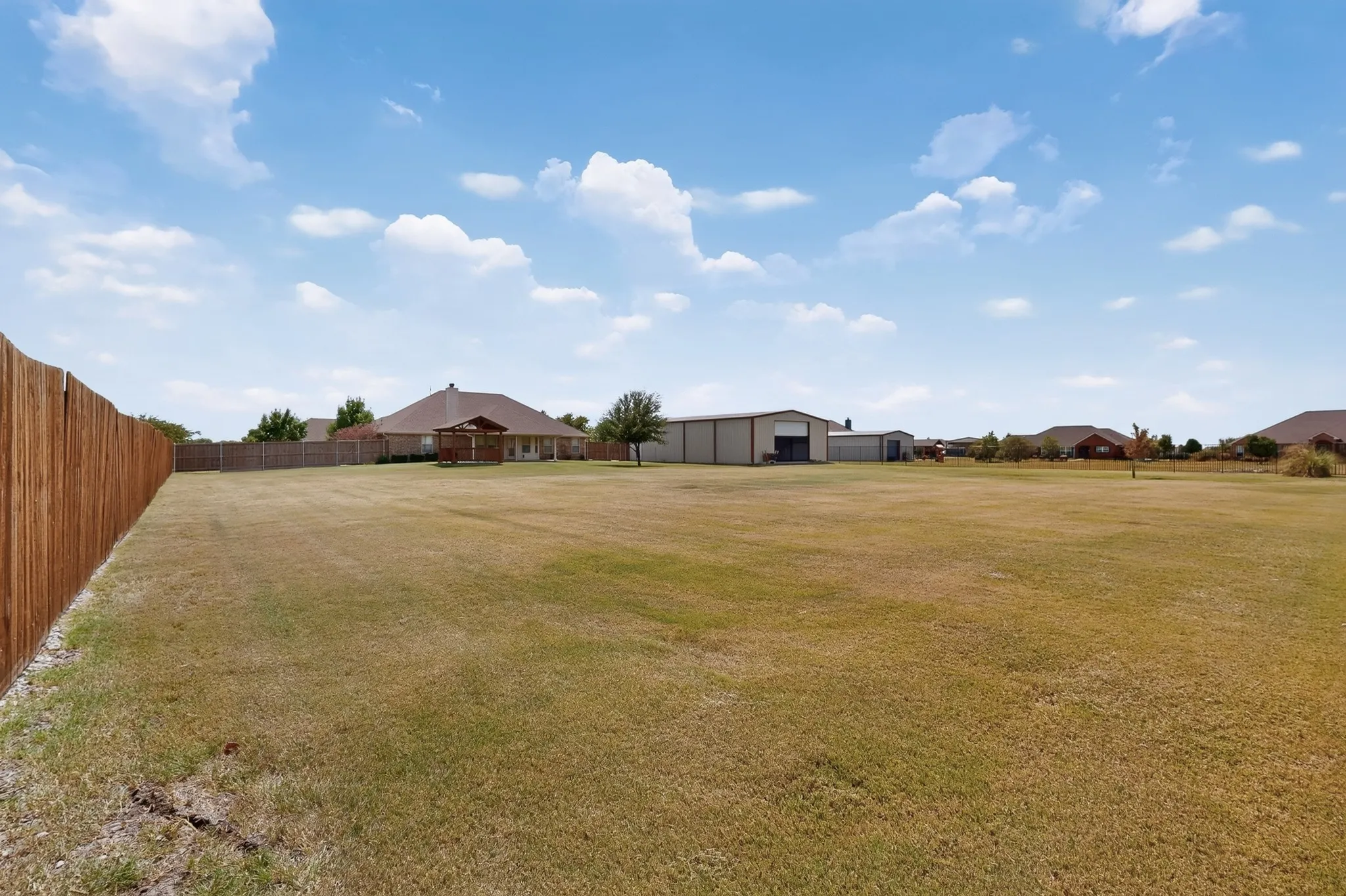 Single Family Residence For Sale in Collin County , 320 Brooks Drive, Nevada, Texas 75173, 4 Bedroom, 2 Bathroom, 2 Garage spaces, 2,094 Sqft, built in 2009, mls#21372234, Real Estate Agent in Nevada, Homes For Sale in Collin county, Homes For Sale in Nevada, Realtor in Nevada Texas, Real Estate Brokerage Independent Realty Texas, Luminita Cordes Realtor