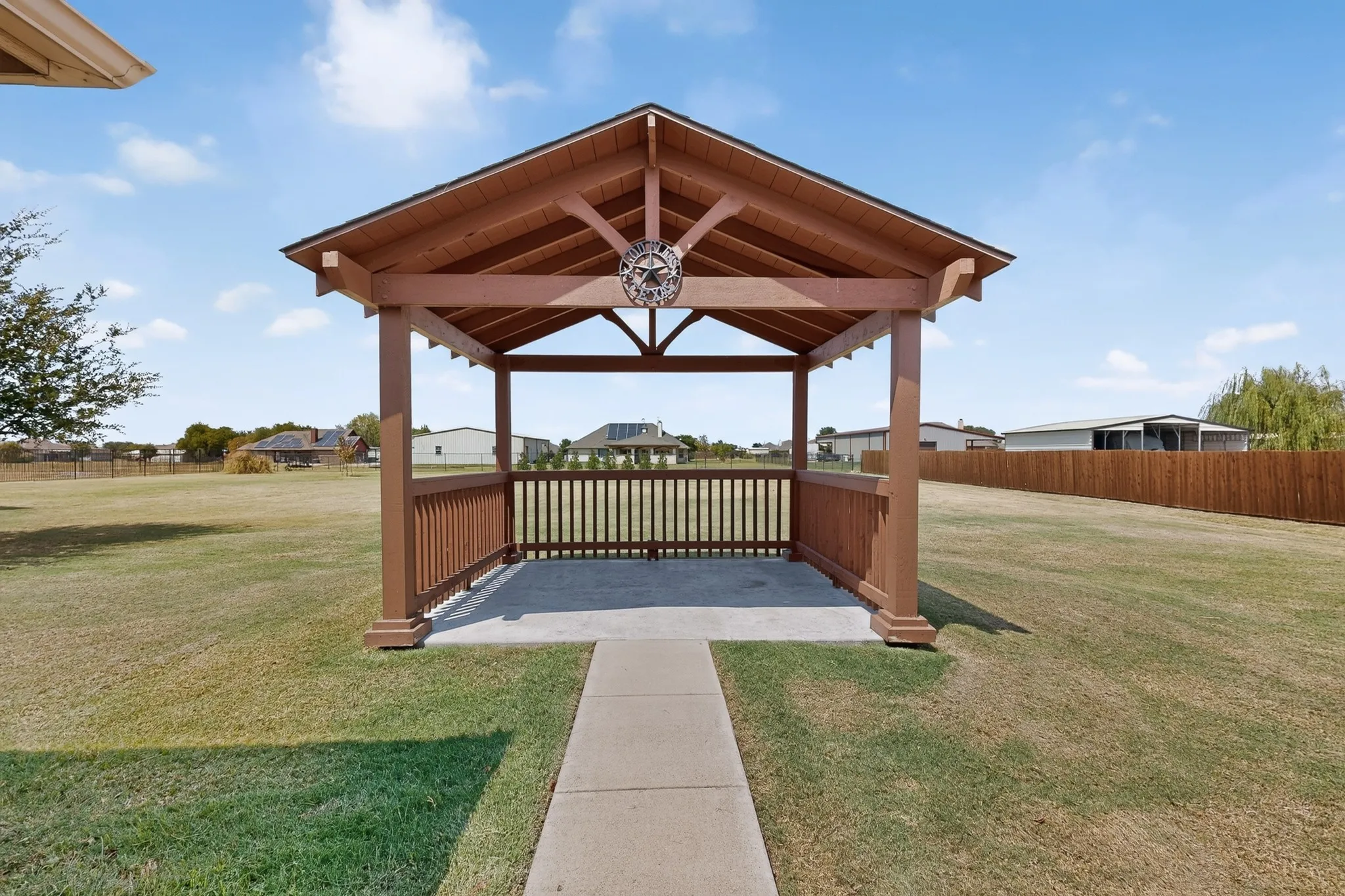 Single Family Residence For Sale in Collin County , 320 Brooks Drive, Nevada, Texas 75173, 4 Bedroom, 2 Bathroom, 2 Garage spaces, 2,094 Sqft, built in 2009, mls#21372234, Real Estate Agent in Nevada, Homes For Sale in Collin county, Homes For Sale in Nevada, Realtor in Nevada Texas, Real Estate Brokerage Independent Realty Texas, Luminita Cordes Realtor