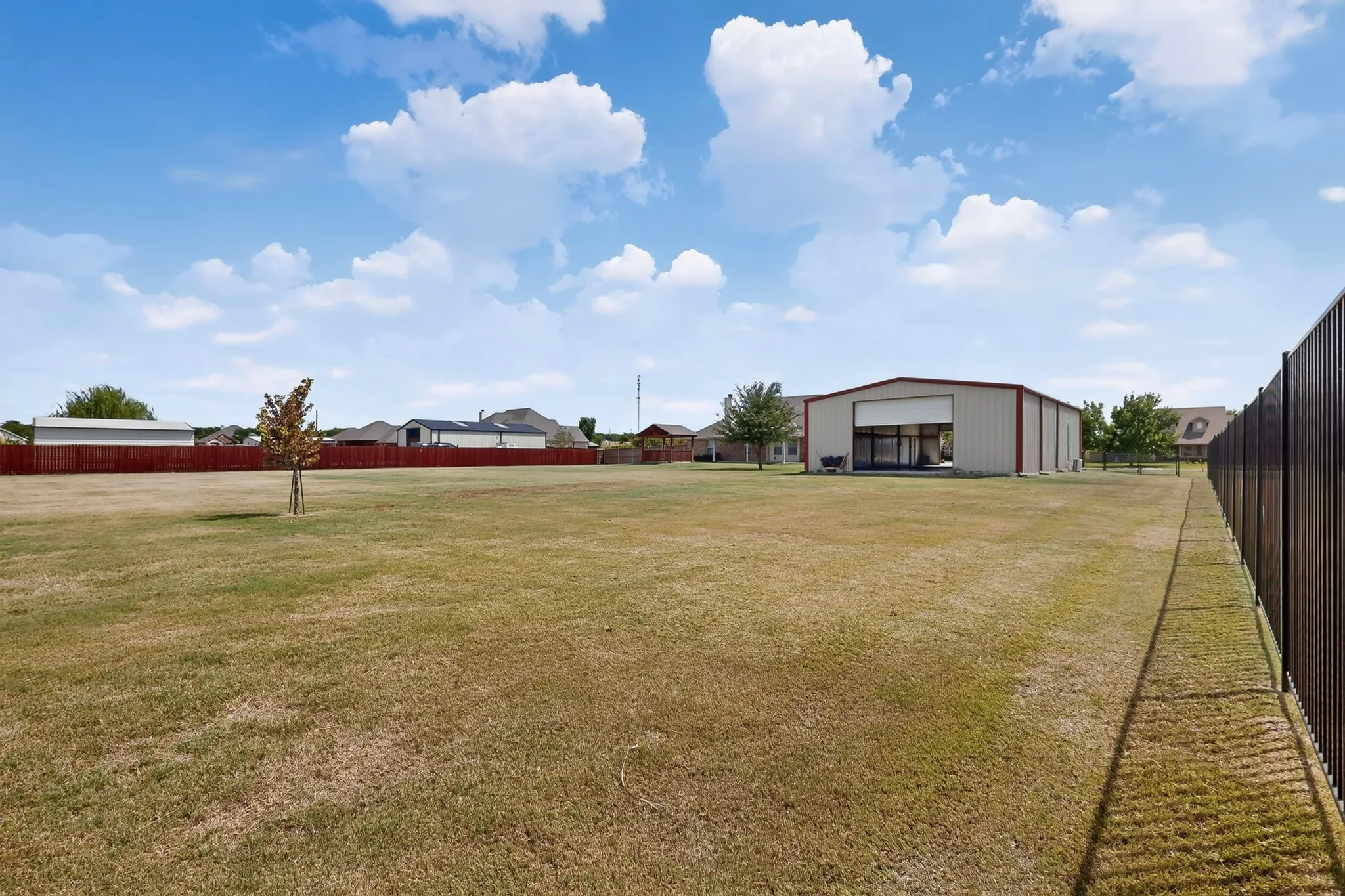 Single Family Residence For Sale in Collin County , 320 Brooks Drive, Nevada, Texas 75173, 4 Bedroom, 2 Bathroom, 2 Garage spaces, 2,094 Sqft, built in 2009, mls#21372234, Real Estate Agent in Nevada, Homes For Sale in Collin county, Homes For Sale in Nevada, Realtor in Nevada Texas, Real Estate Brokerage Independent Realty Texas, Luminita Cordes Realtor