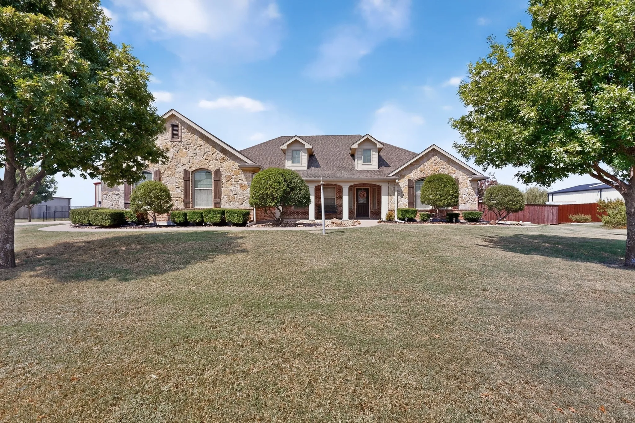 Single Family Residence For Sale in Collin County , 320 Brooks Drive, Nevada, Texas 75173, 4 Bedroom, 2 Bathroom, 2 Garage spaces, 2,094 Sqft, built in 2009, mls#21372234, Real Estate Agent in Nevada, Homes For Sale in Collin county, Homes For Sale in Nevada, Realtor in Nevada Texas, Real Estate Brokerage Independent Realty Texas, Luminita Cordes Realtor