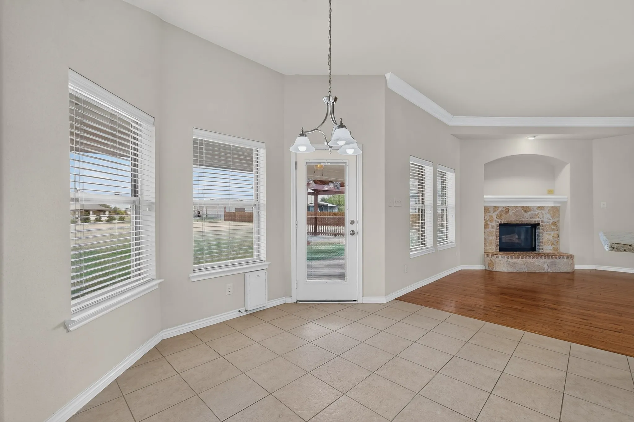 Single Family Residence For Sale in Collin County , 320 Brooks Drive, Nevada, Texas 75173, 4 Bedroom, 2 Bathroom, 2 Garage spaces, 2,094 Sqft, built in 2009, mls#21372234, Real Estate Agent in Nevada, Homes For Sale in Collin county, Homes For Sale in Nevada, Realtor in Nevada Texas, Real Estate Brokerage Independent Realty Texas, Luminita Cordes Realtor