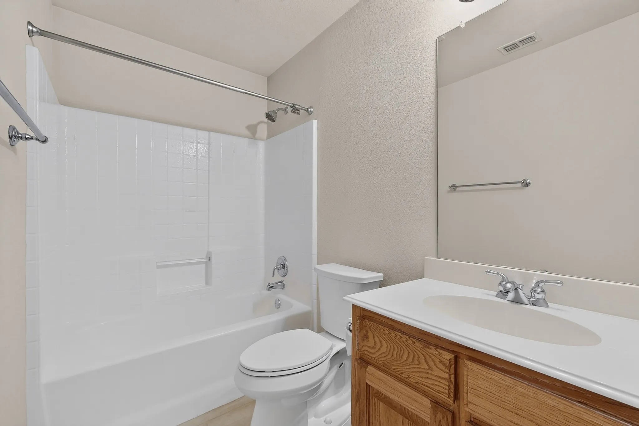 Single Family Residence For Sale in Collin County , 320 Brooks Drive, Nevada, Texas 75173, 4 Bedroom, 2 Bathroom, 2 Garage spaces, 2,094 Sqft, built in 2009, mls#21372234, Real Estate Agent in Nevada, Homes For Sale in Collin county, Homes For Sale in Nevada, Realtor in Nevada Texas, Real Estate Brokerage Independent Realty Texas, Luminita Cordes Realtor