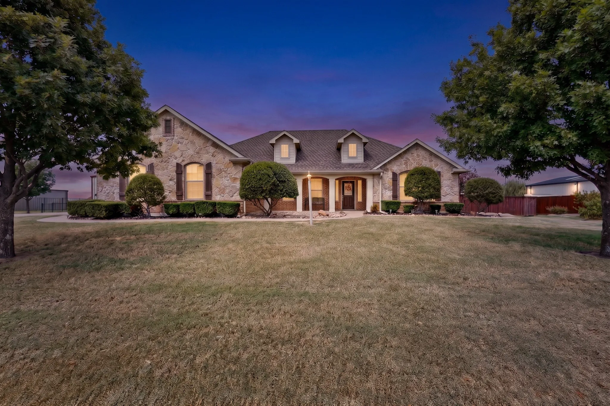 Single Family Residence For Sale in Collin County , 320 Brooks Drive, Nevada, Texas 75173, 4 Bedroom, 2 Bathroom, 2 Garage spaces, 2,094 Sqft, built in 2009, mls#21372234, Real Estate Agent in Nevada, Homes For Sale in Collin county, Homes For Sale in Nevada, Realtor in Nevada Texas, Real Estate Brokerage Independent Realty Texas, Luminita Cordes Realtor