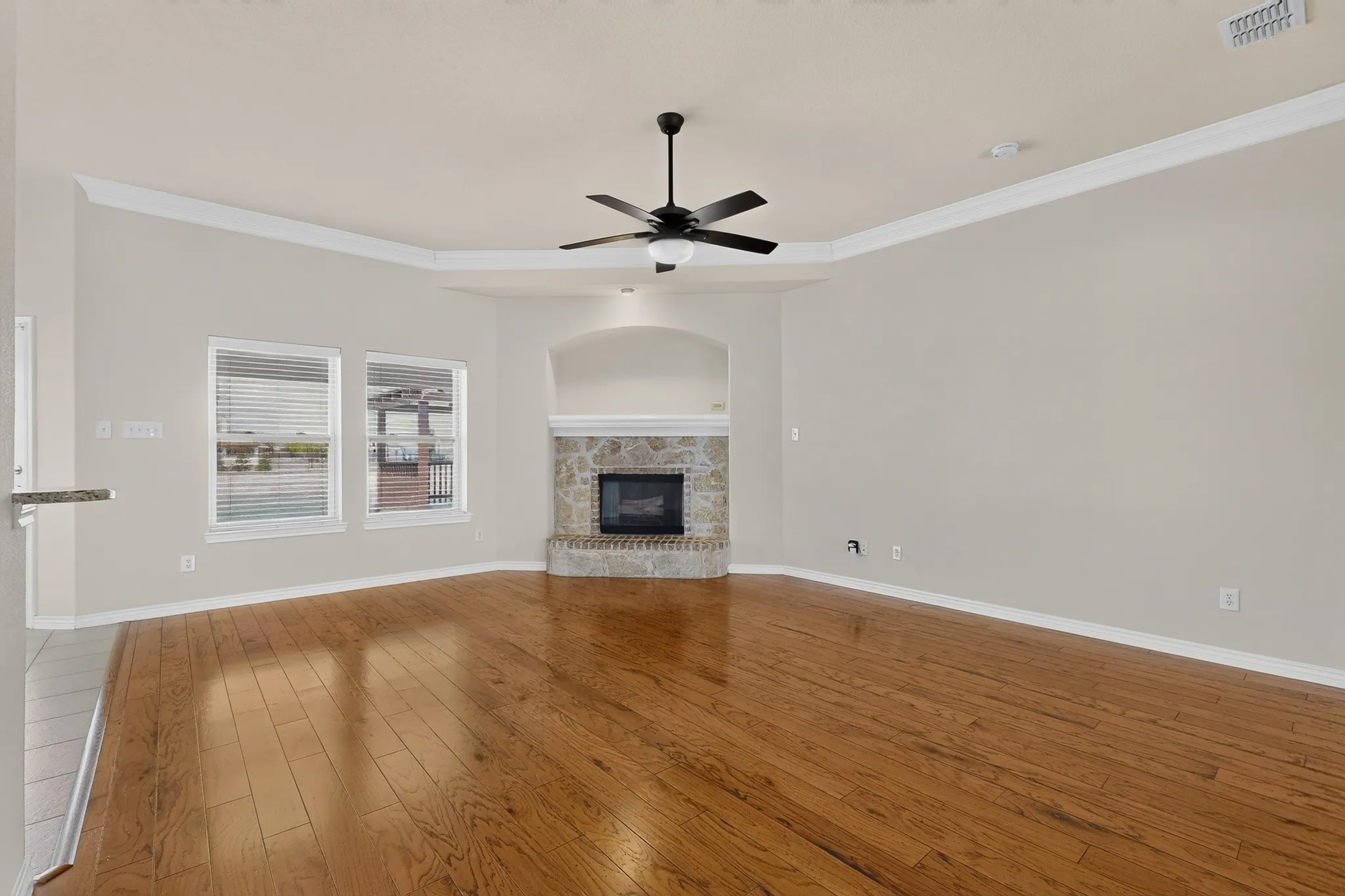 Single Family Residence For Sale in Collin County , 320 Brooks Drive, Nevada, Texas 75173, 4 Bedroom, 2 Bathroom, 2 Garage spaces, 2,094 Sqft, built in 2009, mls#21372234, Real Estate Agent in Nevada, Homes For Sale in Collin county, Homes For Sale in Nevada, Realtor in Nevada Texas, Real Estate Brokerage Independent Realty Texas, Luminita Cordes Realtor