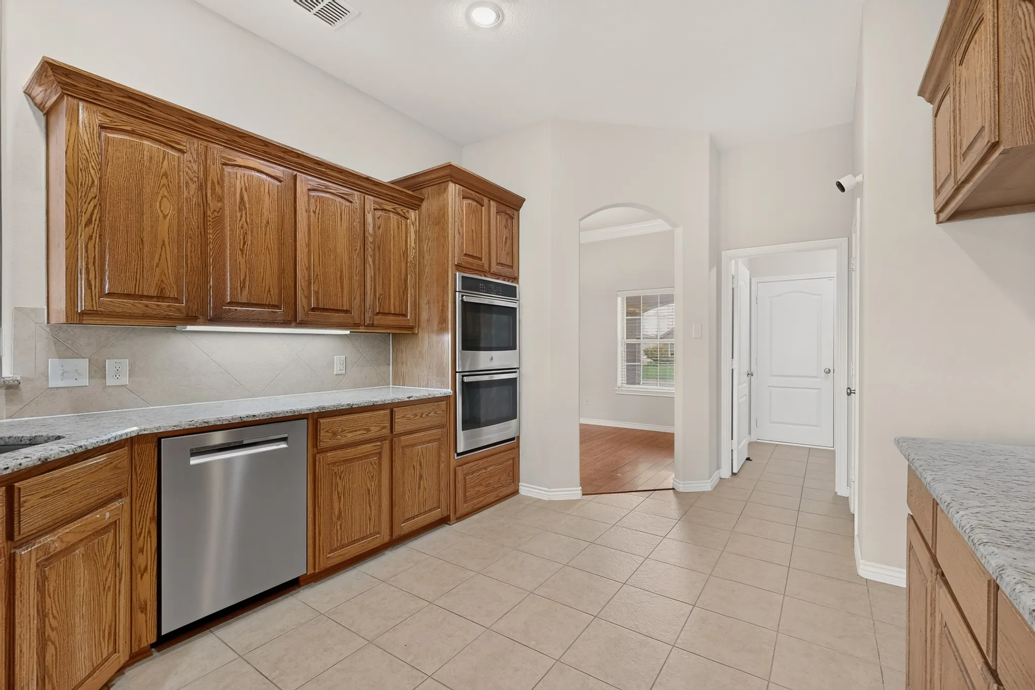 Single Family Residence For Sale in Collin County , 320 Brooks Drive, Nevada, Texas 75173, 4 Bedroom, 2 Bathroom, 2 Garage spaces, 2,094 Sqft, built in 2009, mls#21372234, Real Estate Agent in Nevada, Homes For Sale in Collin county, Homes For Sale in Nevada, Realtor in Nevada Texas, Real Estate Brokerage Independent Realty Texas, Luminita Cordes Realtor