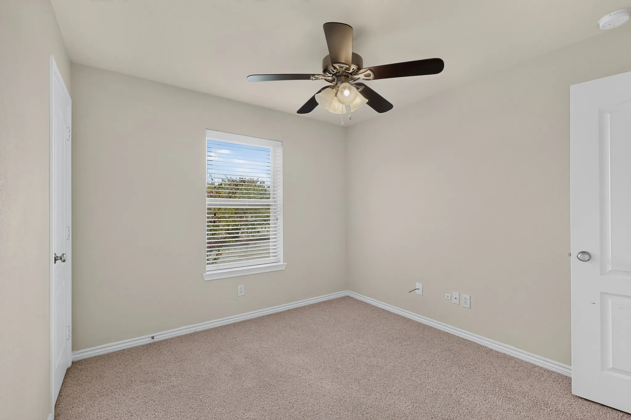 Single Family Residence For Sale in Collin County , 320 Brooks Drive, Nevada, Texas 75173, 4 Bedroom, 2 Bathroom, 2 Garage spaces, 2,094 Sqft, built in 2009, mls#21372234, Real Estate Agent in Nevada, Homes For Sale in Collin county, Homes For Sale in Nevada, Realtor in Nevada Texas, Real Estate Brokerage Independent Realty Texas, Luminita Cordes Realtor