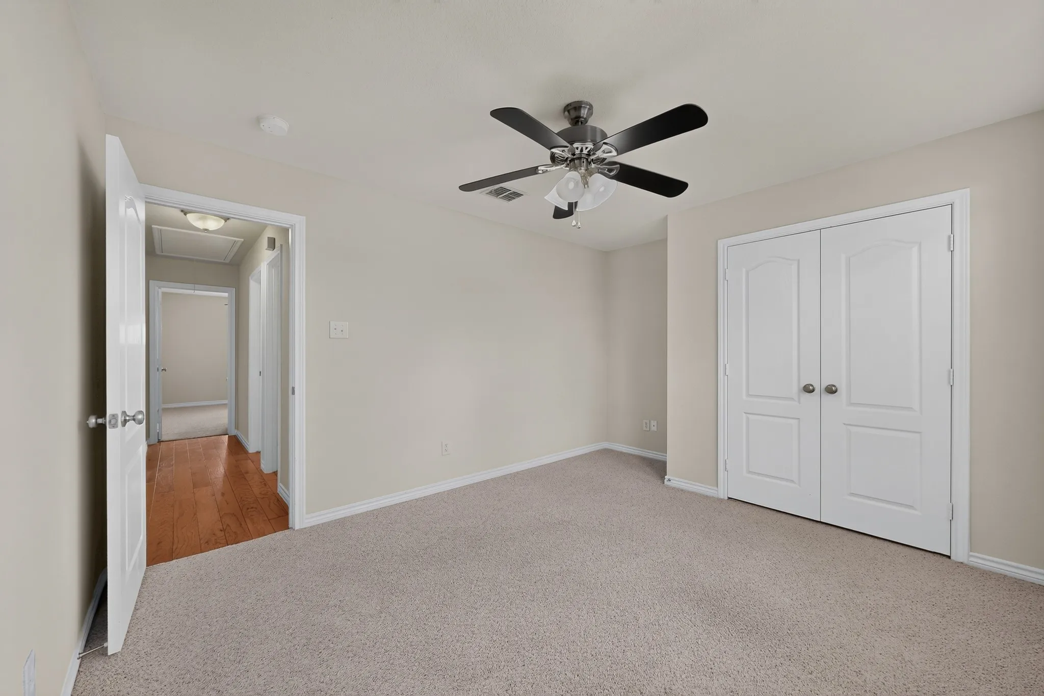 Single Family Residence For Sale in Collin County , 320 Brooks Drive, Nevada, Texas 75173, 4 Bedroom, 2 Bathroom, 2 Garage spaces, 2,094 Sqft, built in 2009, mls#21372234, Real Estate Agent in Nevada, Homes For Sale in Collin county, Homes For Sale in Nevada, Realtor in Nevada Texas, Real Estate Brokerage Independent Realty Texas, Luminita Cordes Realtor