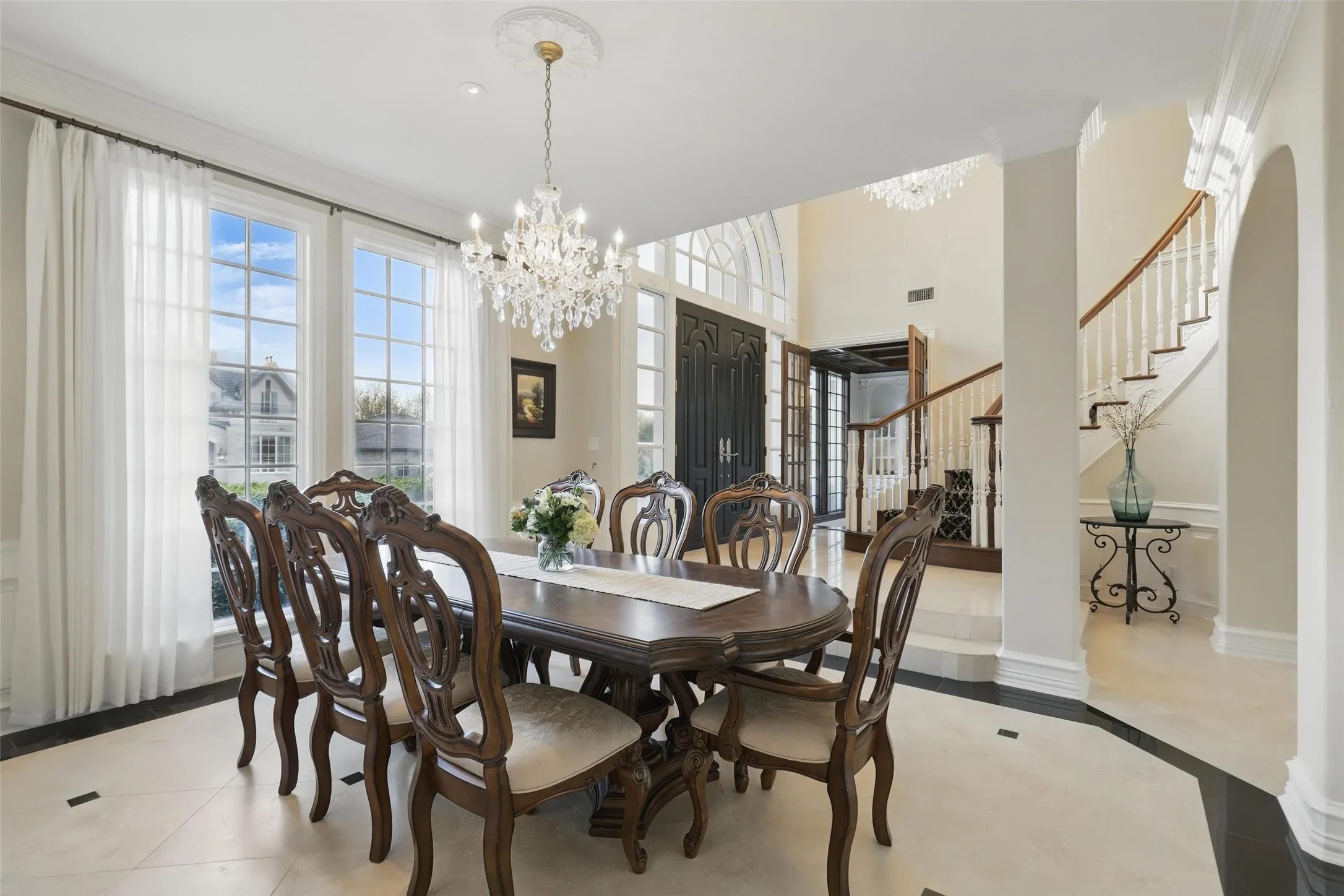 Single Family Residence For Sale in Tarrant County , 6800 Oak Hill Drive, Fort Worth, Texas 76132, 5 Bedroom, 5 Bathroom, 3 Garage spaces, 5,171 Sqft, built in 1997, mls#21375618, Real Estate Agent in Fort Worth, Homes For Sale in Tarrant county, Homes For Sale in Fort Worth, Realtor in Fort Worth Texas, Real Estate Brokerage Independent Realty Texas, Luminita Cordes Realtor