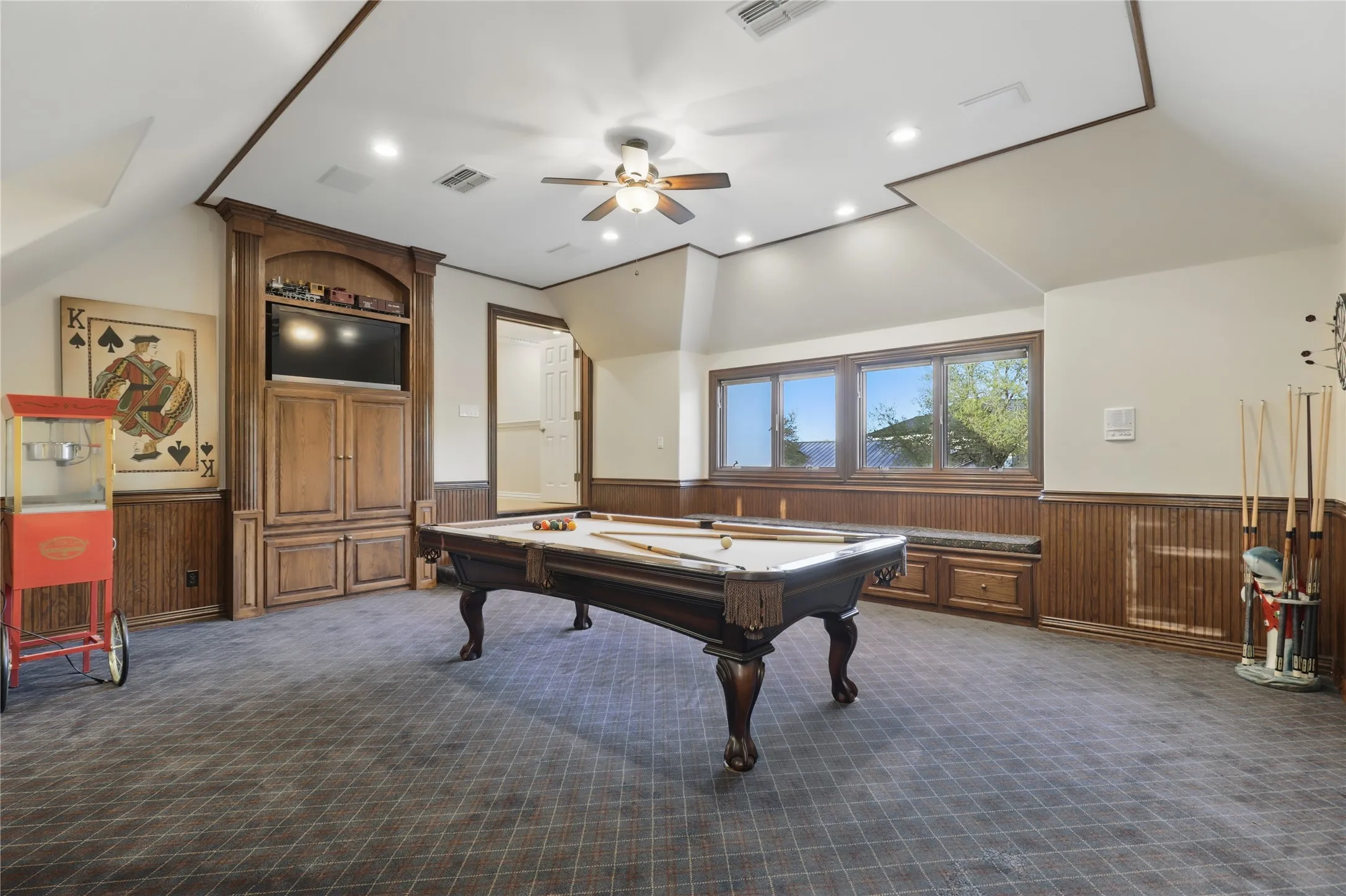 Single Family Residence For Sale in Tarrant County , 6800 Oak Hill Drive, Fort Worth, Texas 76132, 5 Bedroom, 5 Bathroom, 3 Garage spaces, 5,171 Sqft, built in 1997, mls#21375618, Real Estate Agent in Fort Worth, Homes For Sale in Tarrant county, Homes For Sale in Fort Worth, Realtor in Fort Worth Texas, Real Estate Brokerage Independent Realty Texas, Luminita Cordes Realtor