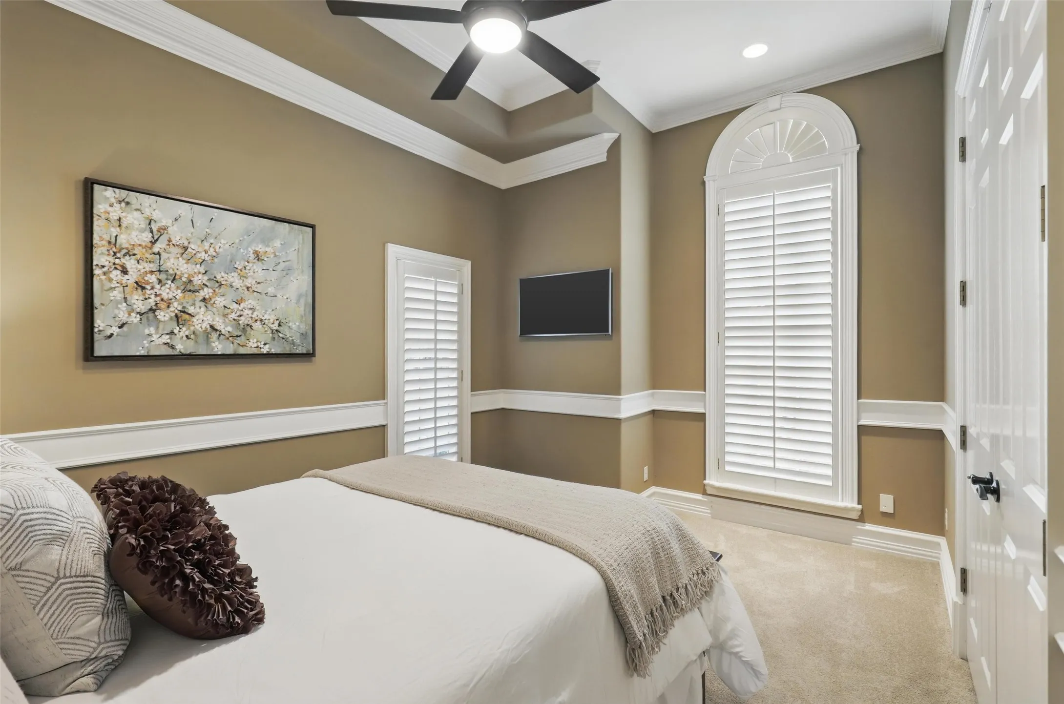 Single Family Residence For Sale in Tarrant County , 6800 Oak Hill Drive, Fort Worth, Texas 76132, 5 Bedroom, 5 Bathroom, 3 Garage spaces, 5,171 Sqft, built in 1997, mls#21375618, Real Estate Agent in Fort Worth, Homes For Sale in Tarrant county, Homes For Sale in Fort Worth, Realtor in Fort Worth Texas, Real Estate Brokerage Independent Realty Texas, Luminita Cordes Realtor