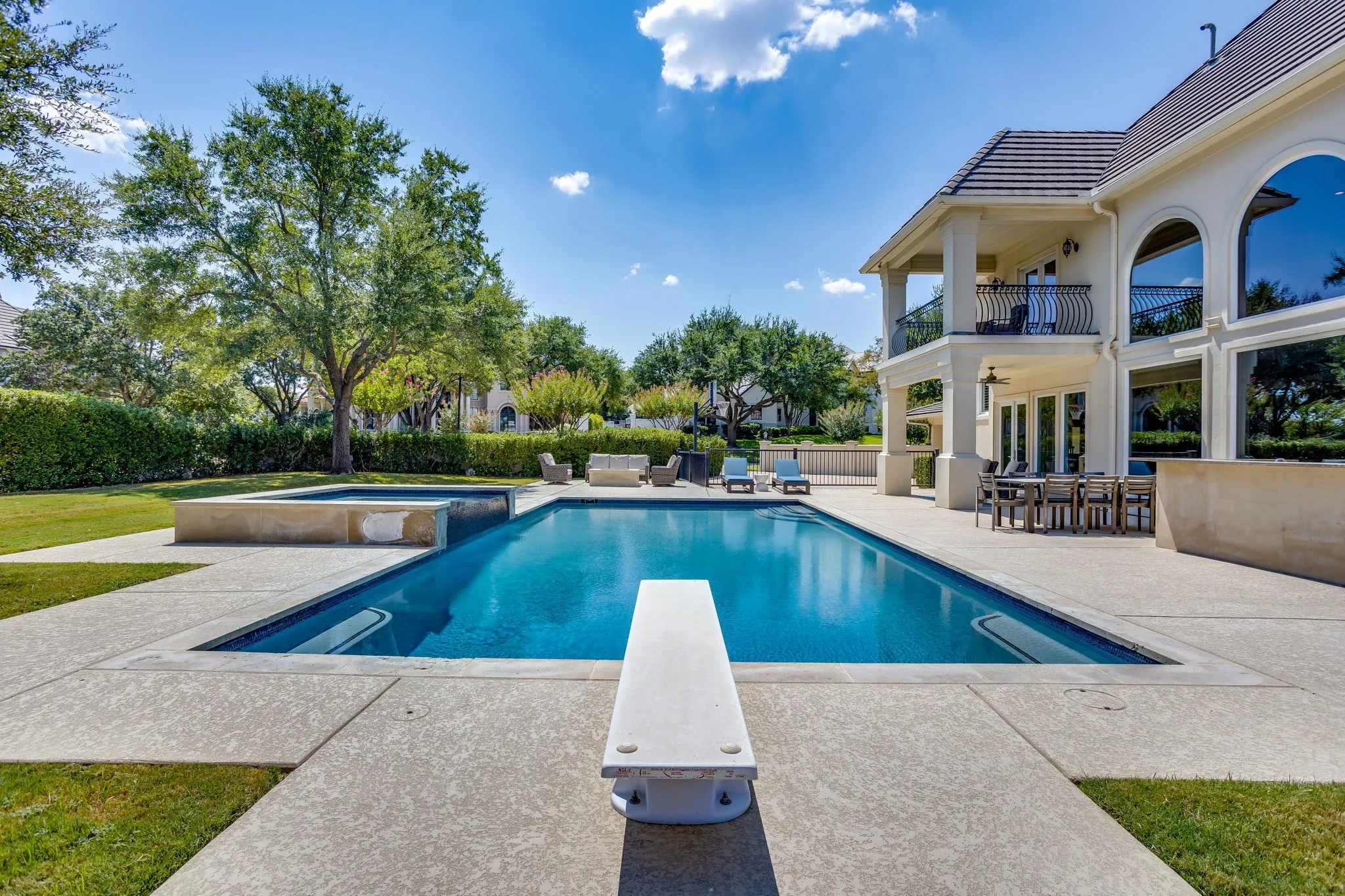 Single Family Residence For Sale in Tarrant County , 6800 Oak Hill Drive, Fort Worth, Texas 76132, 5 Bedroom, 5 Bathroom, 3 Garage spaces, 5,171 Sqft, built in 1997, mls#21375618, Real Estate Agent in Fort Worth, Homes For Sale in Tarrant county, Homes For Sale in Fort Worth, Realtor in Fort Worth Texas, Real Estate Brokerage Independent Realty Texas, Luminita Cordes Realtor