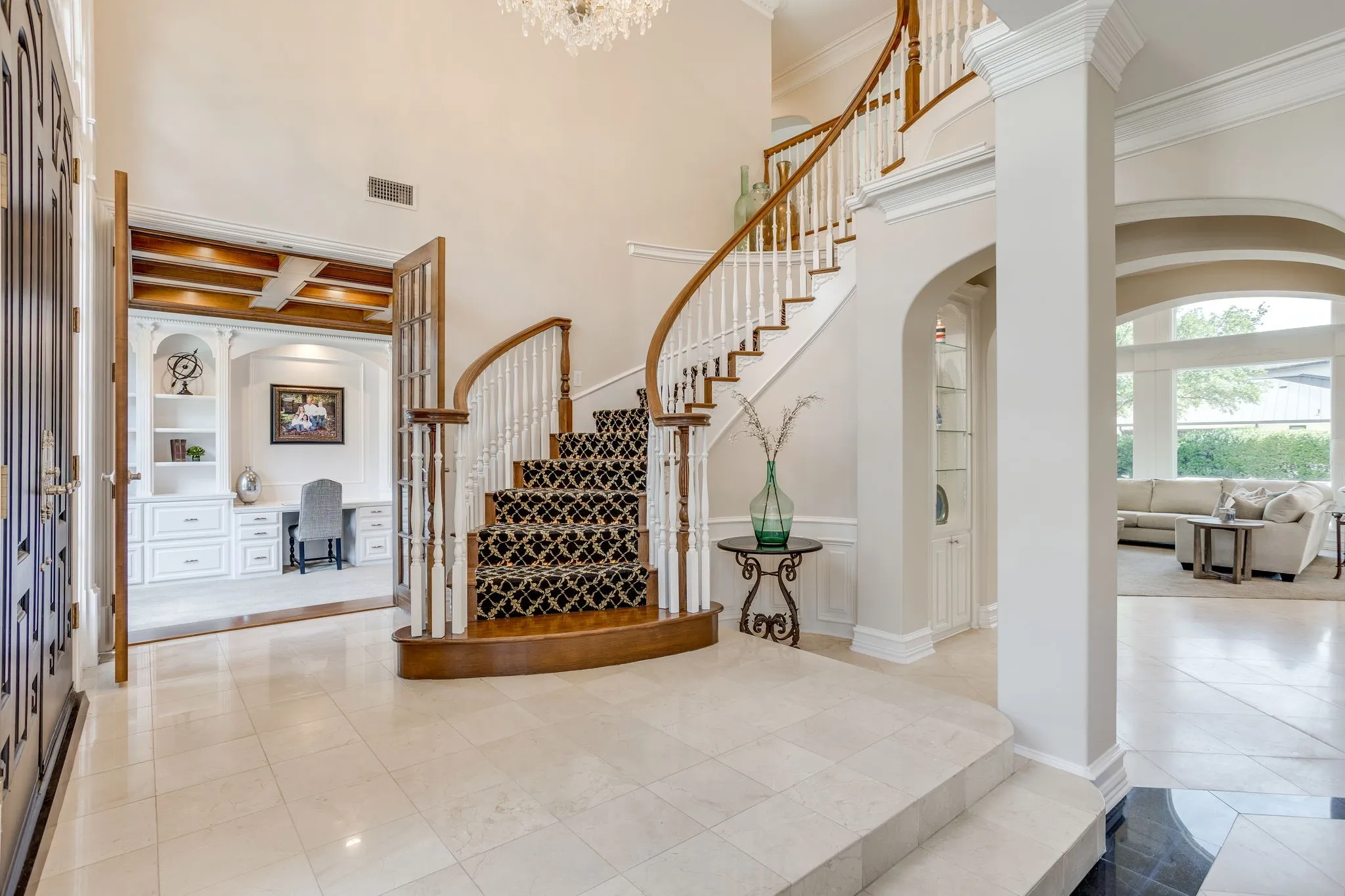 Single Family Residence For Sale in Tarrant County , 6800 Oak Hill Drive, Fort Worth, Texas 76132, 5 Bedroom, 5 Bathroom, 3 Garage spaces, 5,171 Sqft, built in 1997, mls#21375618, Real Estate Agent in Fort Worth, Homes For Sale in Tarrant county, Homes For Sale in Fort Worth, Realtor in Fort Worth Texas, Real Estate Brokerage Independent Realty Texas, Luminita Cordes Realtor