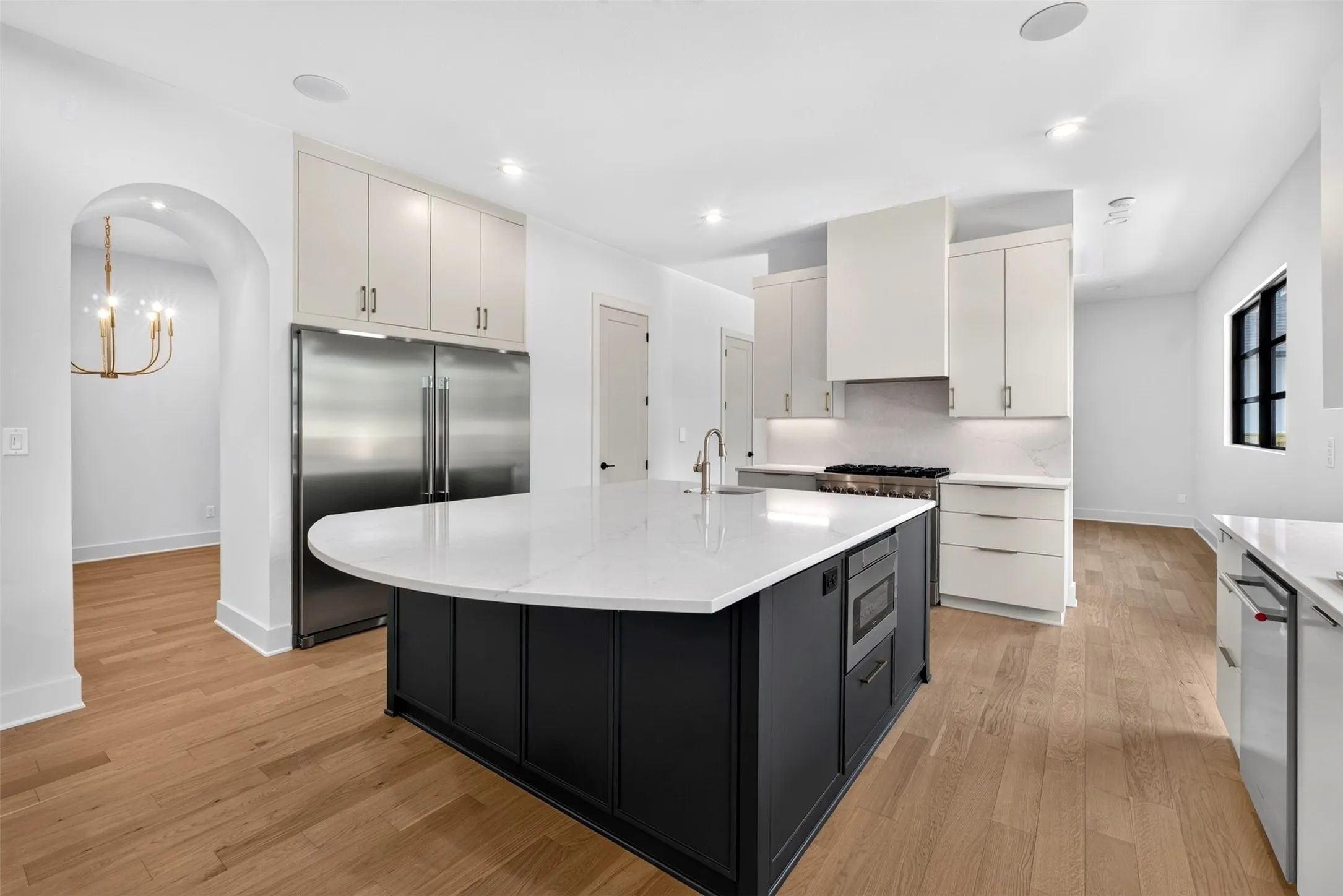 Single Family Residence For Sale in Smith County , 7607 Lakeside Lane, Tyler, Texas 75703, 5 Bedroom, 4 Bathroom, 3 Garage spaces, 4,125 Sqft, built in 2018, mls#21375877, Real Estate Agent in Tyler, Homes For Sale in Smith county, Homes For Sale in Tyler, Realtor in Tyler Texas, Real Estate Brokerage Independent Realty Texas, Luminita Cordes Realtor