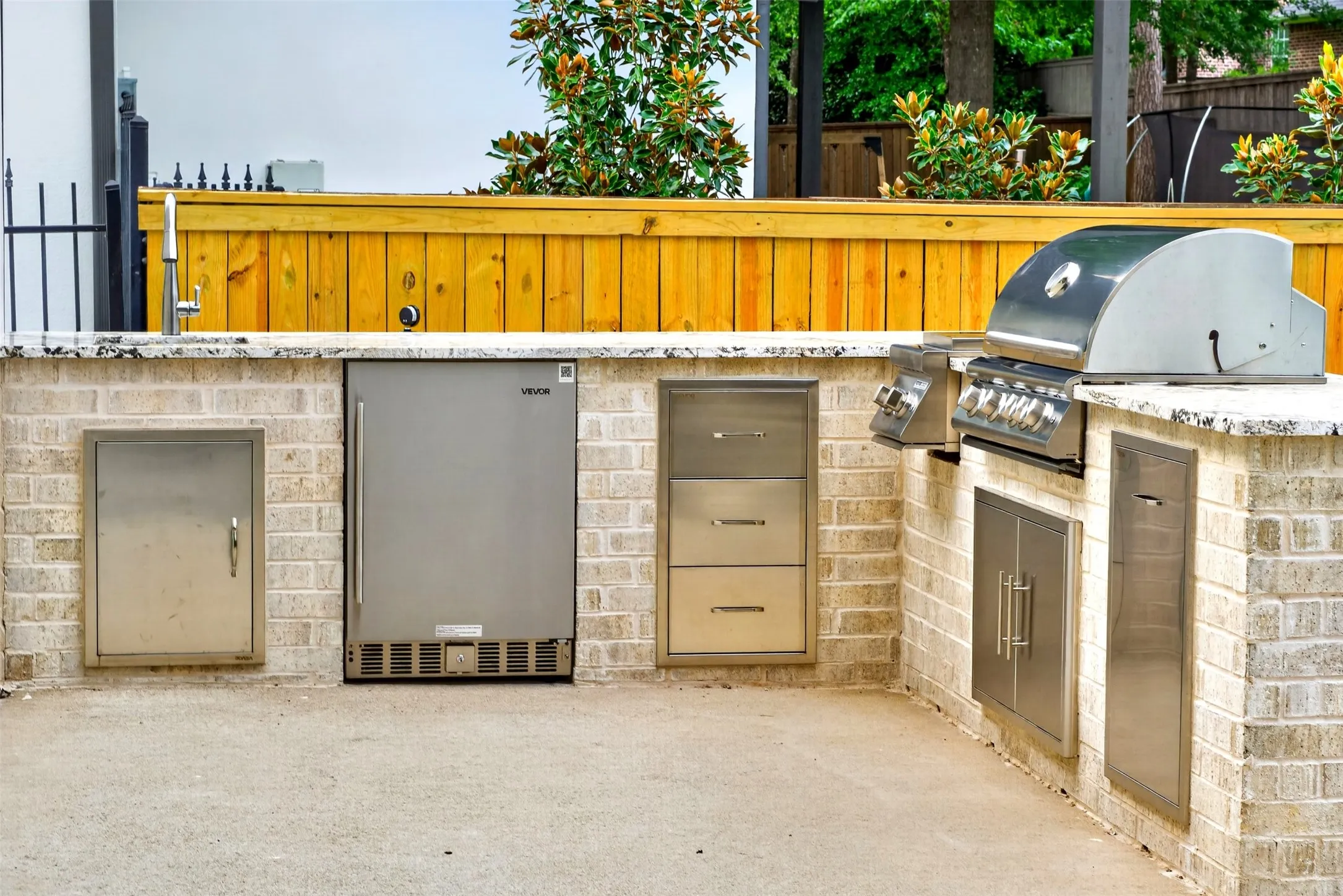 Single Family Residence For Sale in Smith County , 7607 Lakeside Lane, Tyler, Texas 75703, 5 Bedroom, 4 Bathroom, 3 Garage spaces, 4,125 Sqft, built in 2018, mls#21375877, Real Estate Agent in Tyler, Homes For Sale in Smith county, Homes For Sale in Tyler, Realtor in Tyler Texas, Real Estate Brokerage Independent Realty Texas, Luminita Cordes Realtor