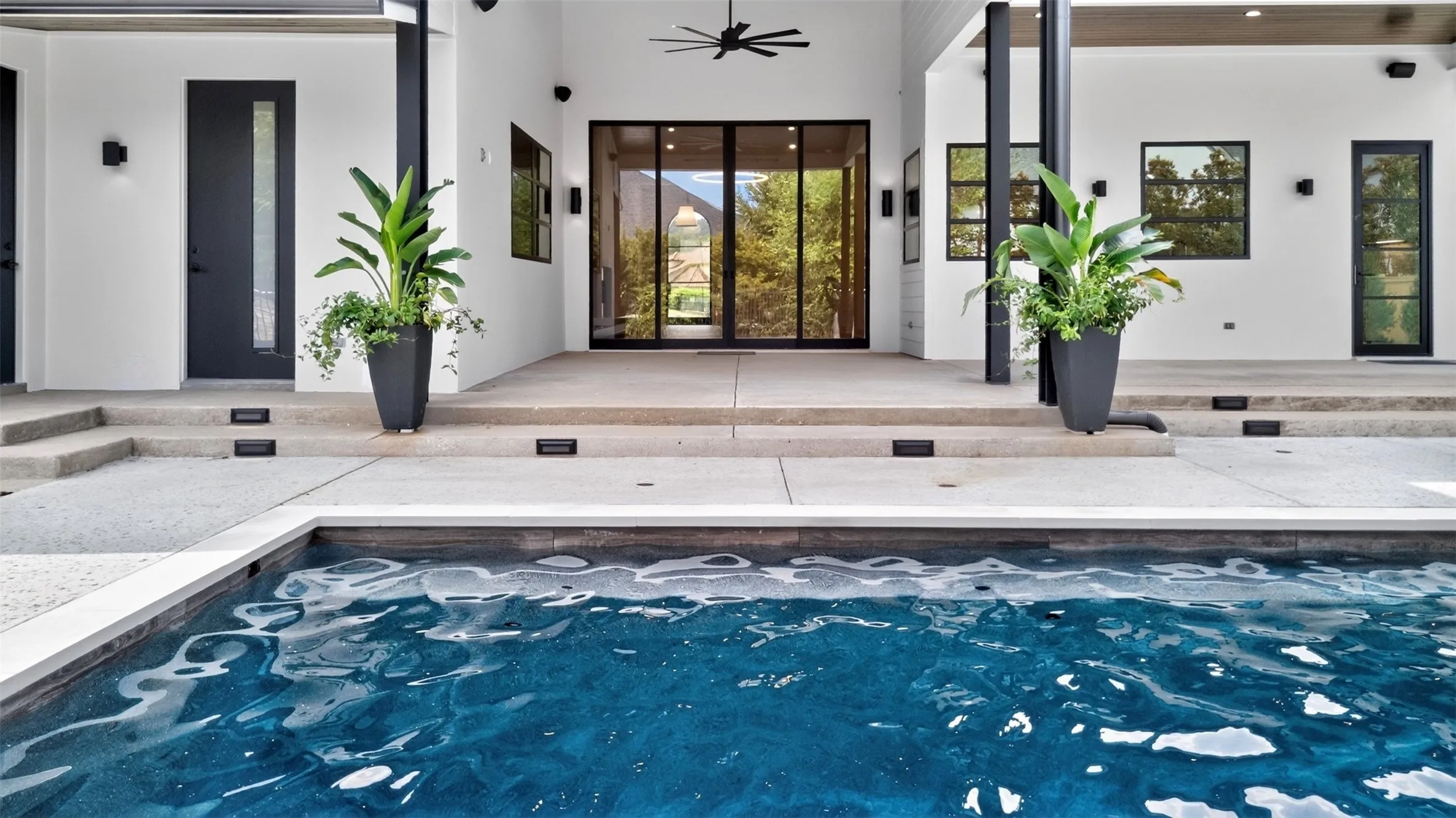 Single Family Residence For Sale in Smith County , 7607 Lakeside Lane, Tyler, Texas 75703, 5 Bedroom, 4 Bathroom, 3 Garage spaces, 4,125 Sqft, built in 2018, mls#21375877, Real Estate Agent in Tyler, Homes For Sale in Smith county, Homes For Sale in Tyler, Realtor in Tyler Texas, Real Estate Brokerage Independent Realty Texas, Luminita Cordes Realtor