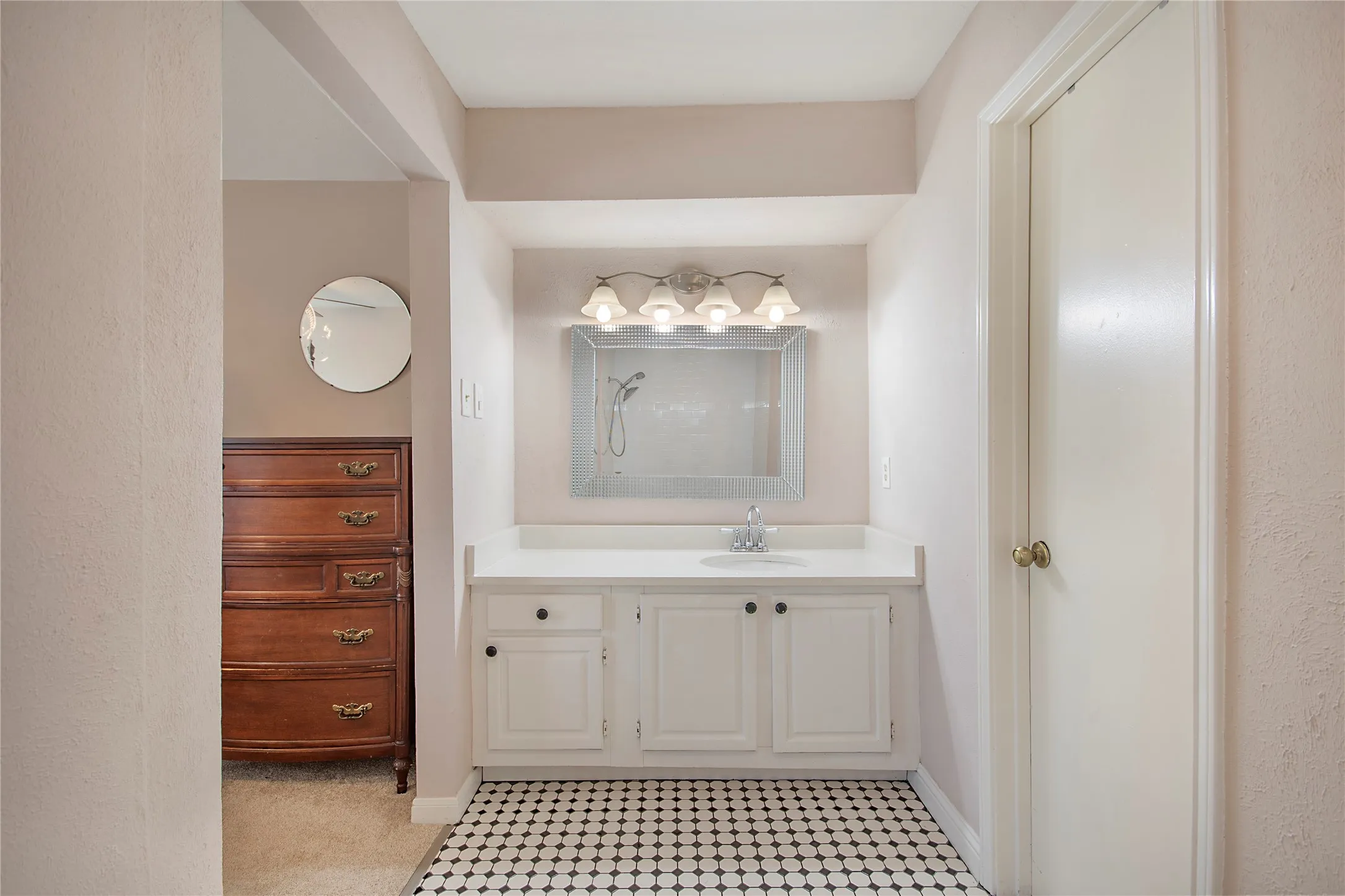 2nd Floor Full Bath