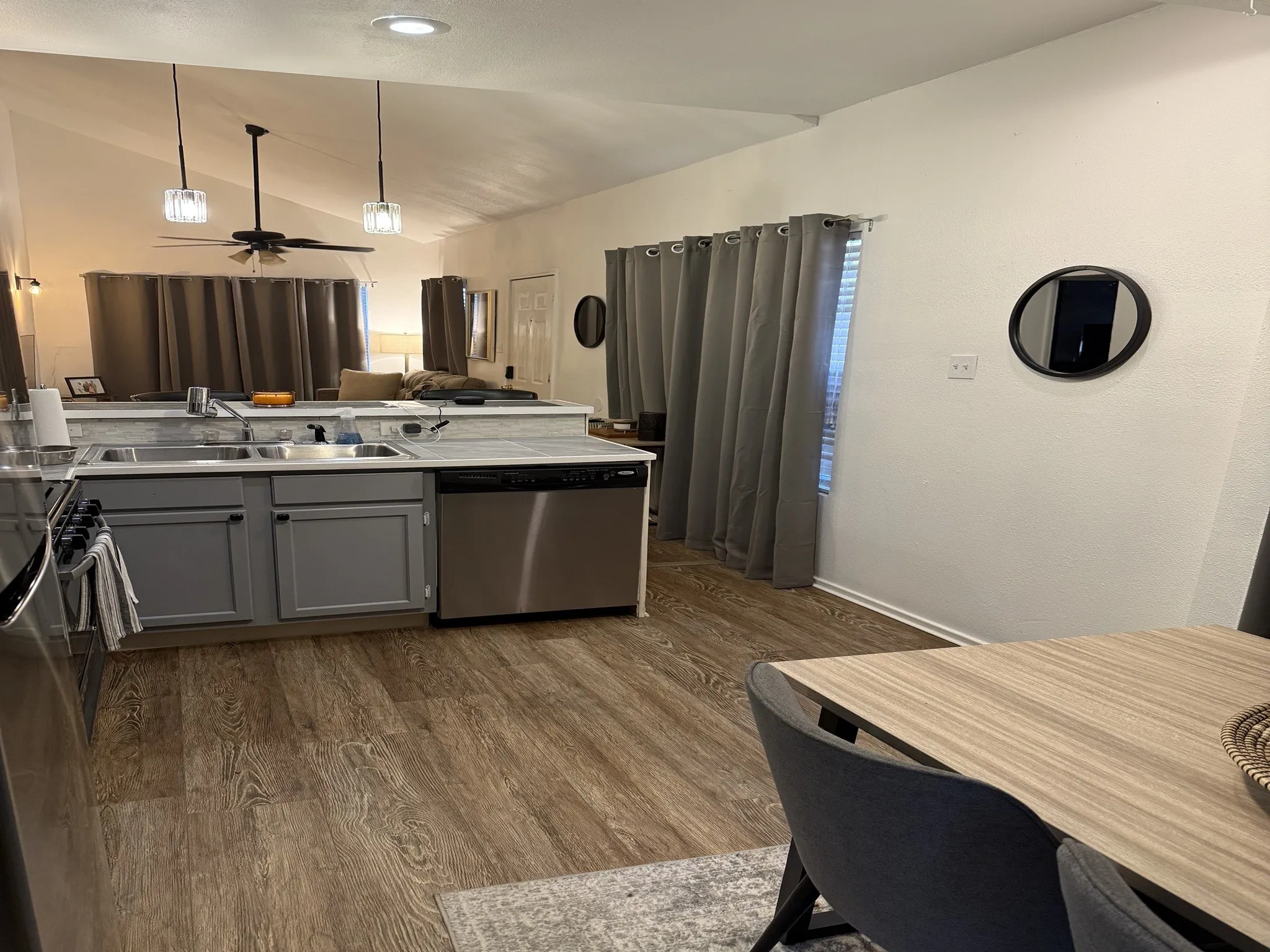 Single Family Residence For Rent in Dallas County , 4347 Travis Street 4347, Dallas, Texas 75205, 2 Bedroom, 1 Bathroom, Garage spaces, 800 Sqft, built in 1955, mls#21375901, Real Estate Agent in Dallas, Homes For Rent in Dallas county, Homes For Rent in Dallas, Realtor in Dallas Texas, Real Estate Brokerage Independent Realty Texas, Luminita Cordes Realtor