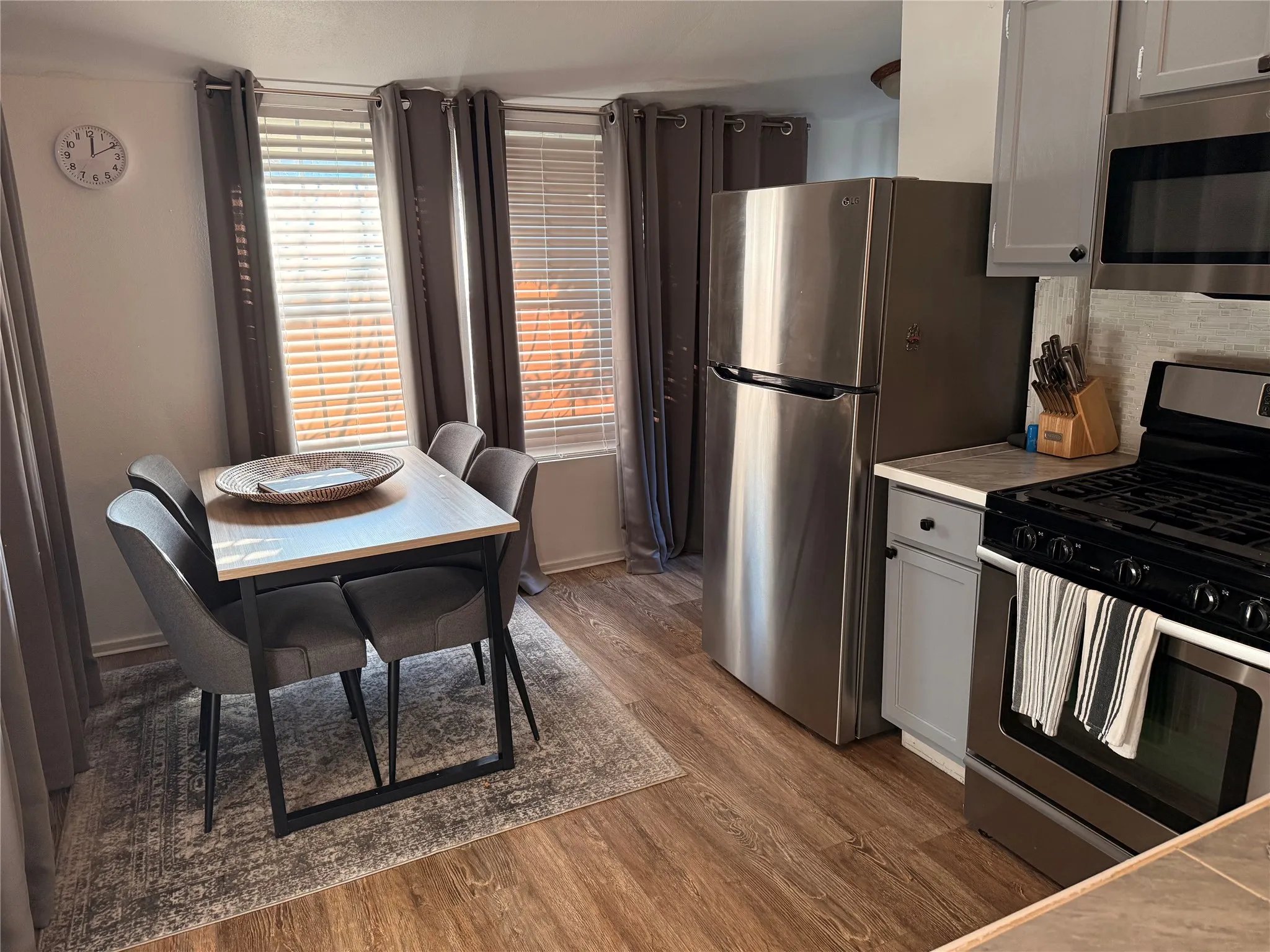Single Family Residence For Rent in Dallas County , 4347 Travis Street 4347, Dallas, Texas 75205, 2 Bedroom, 1 Bathroom, Garage spaces, 800 Sqft, built in 1955, mls#21375901, Real Estate Agent in Dallas, Homes For Rent in Dallas county, Homes For Rent in Dallas, Realtor in Dallas Texas, Real Estate Brokerage Independent Realty Texas, Luminita Cordes Realtor