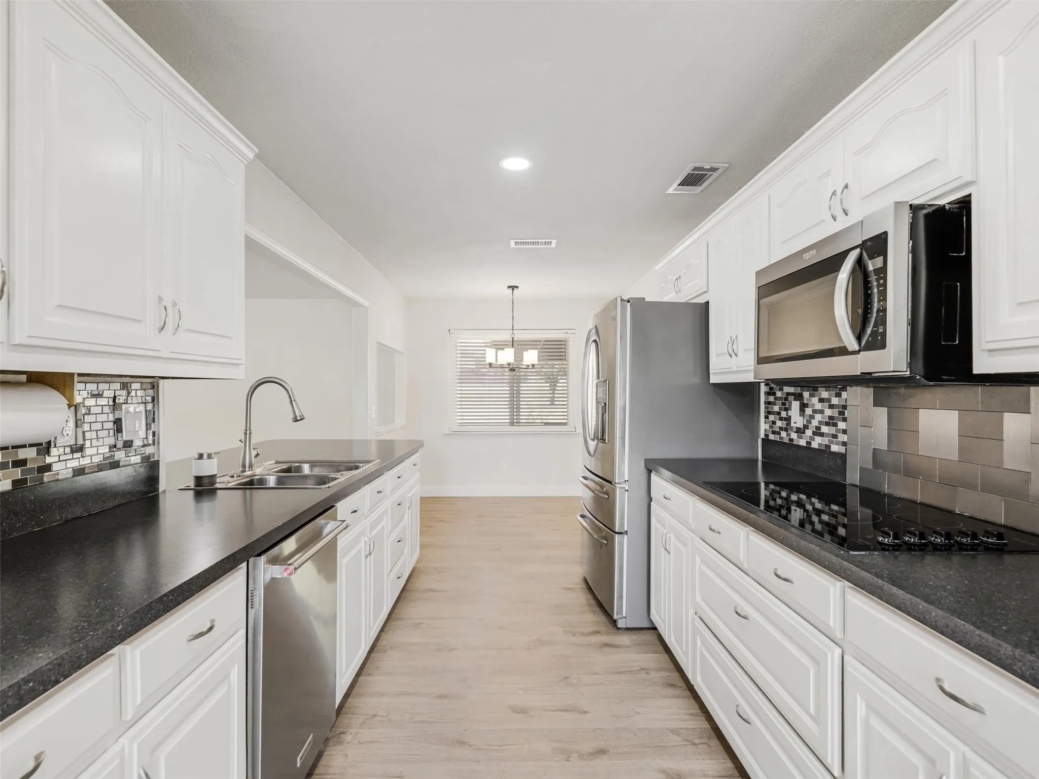 Single Family Residence For Rent in Collin County , 5609 Elisa Lane, Parker, Texas 75002, 3 Bedroom, 2 Bathroom, Garage spaces, 2,296 Sqft, built in 1973, mls#21375839, Real Estate Agent in Parker, Homes For Rent in Collin county, Homes For Rent in Parker, Realtor in Parker Texas, Real Estate Brokerage Independent Realty Texas, Luminita Cordes Realtor