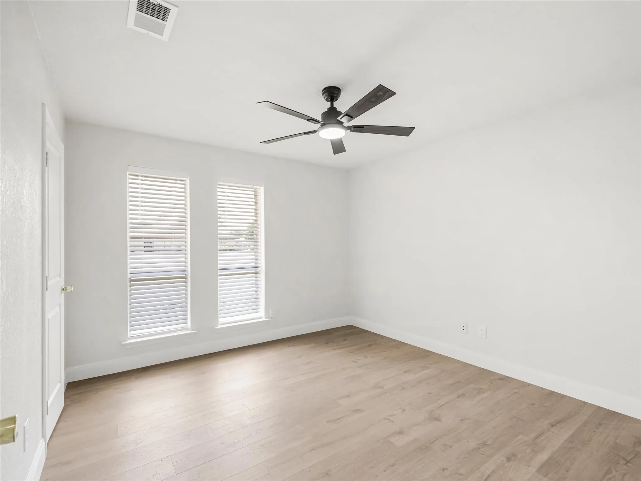 Single Family Residence For Rent in Collin County , 5609 Elisa Lane, Parker, Texas 75002, 3 Bedroom, 2 Bathroom, Garage spaces, 2,296 Sqft, built in 1973, mls#21375839, Real Estate Agent in Parker, Homes For Rent in Collin county, Homes For Rent in Parker, Realtor in Parker Texas, Real Estate Brokerage Independent Realty Texas, Luminita Cordes Realtor
