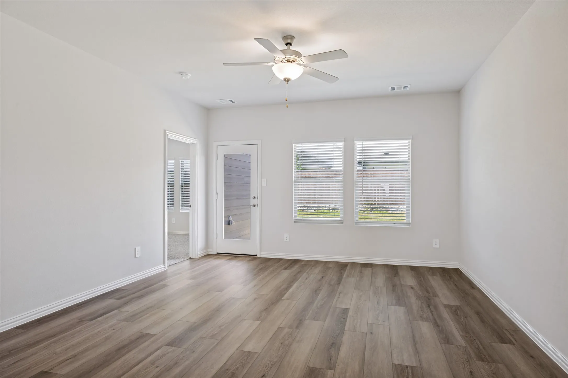 Single Family Residence For Sale in Collin County , 4000 Marble Falls, Farmersville, Texas 75442, 3 Bedroom, 2 Bathroom, 2 Garage spaces, 1,478 Sqft, built in 2023, mls#21361334, Real Estate Agent in Farmersville, Homes For Sale in Collin county, Homes For Sale in Farmersville, Realtor in Farmersville Texas, Real Estate Brokerage Independent Realty Texas, Luminita Cordes Realtor