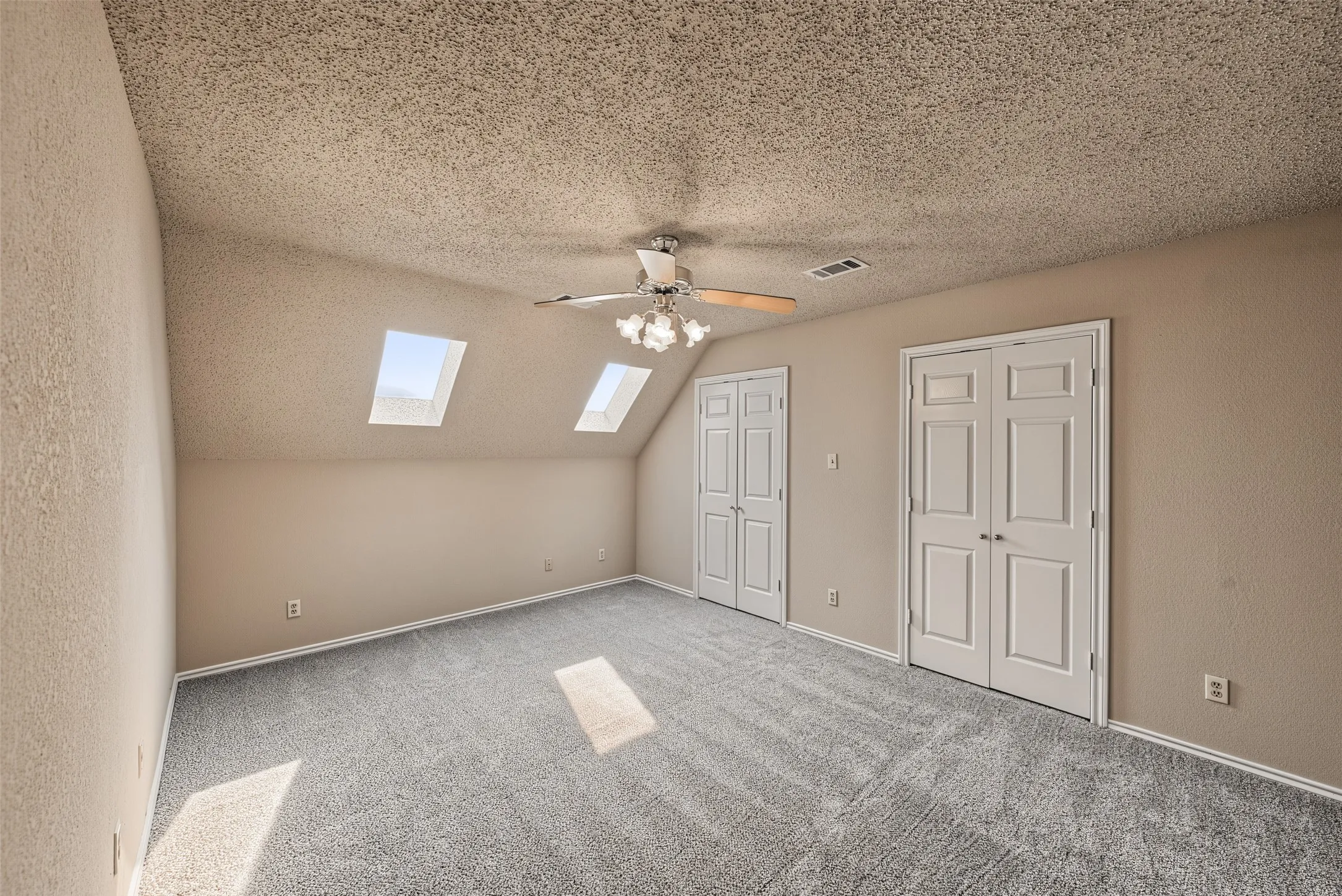 could be a 6th bedroom