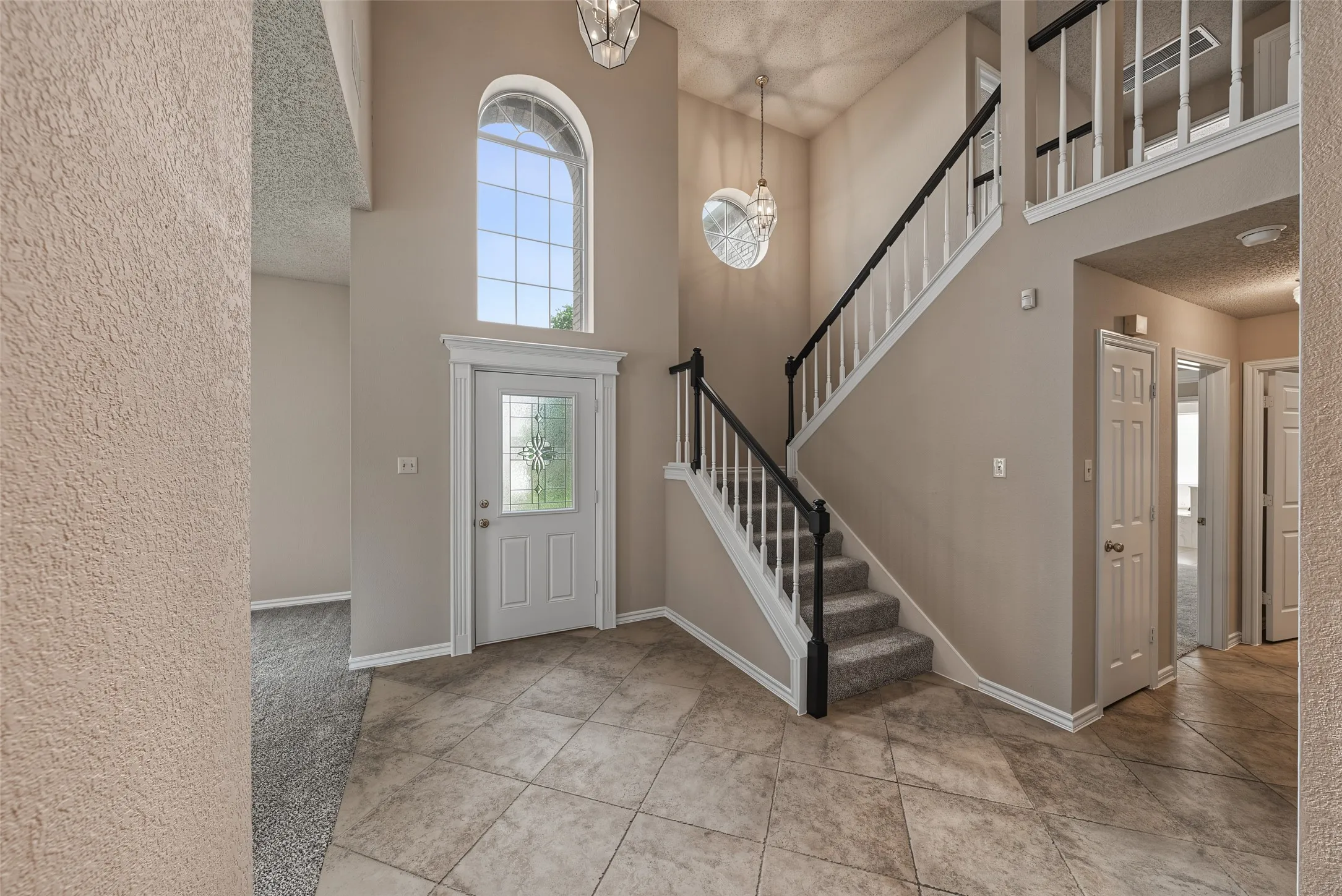 Single Family Residence For Sale in Tarrant County , 1500 Arrowhead Drive, Pantego, Texas 76013, 5 Bedroom, 4 Bathroom, 2 Garage spaces, 3,708 Sqft, built in 1988, mls#21368954, Real Estate Agent in Pantego, Homes For Sale in Tarrant county, Homes For Sale in Pantego, Realtor in Pantego Texas, Real Estate Brokerage Independent Realty Texas, Luminita Cordes Realtor