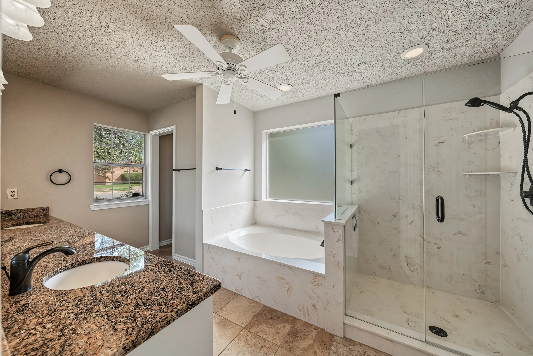 Single Family Residence For Sale in Tarrant County , 1500 Arrowhead Drive, Pantego, Texas 76013, 5 Bedroom, 4 Bathroom, 2 Garage spaces, 3,708 Sqft, built in 1988, mls#21368954, Real Estate Agent in Pantego, Homes For Sale in Tarrant county, Homes For Sale in Pantego, Realtor in Pantego Texas, Real Estate Brokerage Independent Realty Texas, Luminita Cordes Realtor