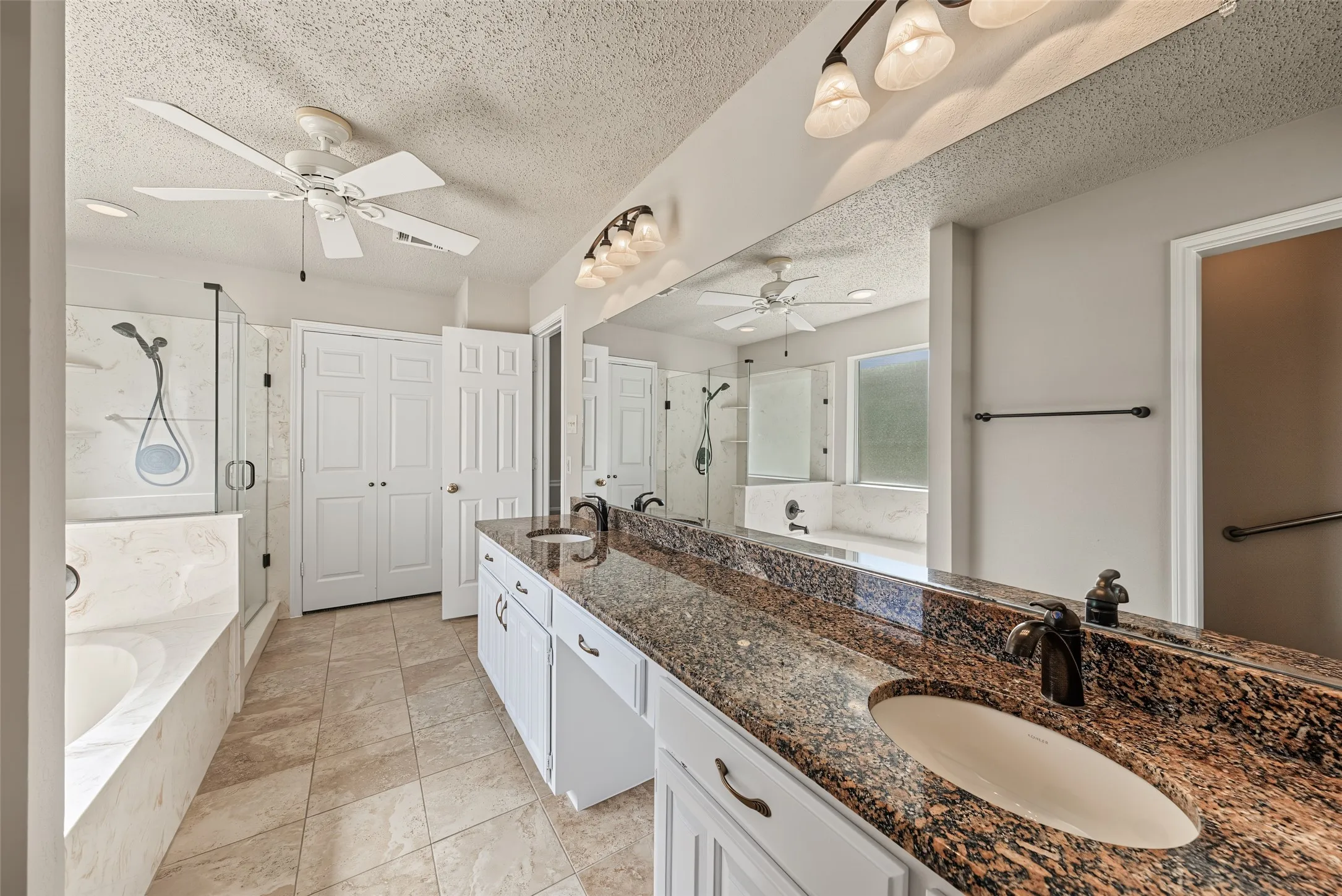Single Family Residence For Sale in Tarrant County , 1500 Arrowhead Drive, Pantego, Texas 76013, 5 Bedroom, 4 Bathroom, 2 Garage spaces, 3,708 Sqft, built in 1988, mls#21368954, Real Estate Agent in Pantego, Homes For Sale in Tarrant county, Homes For Sale in Pantego, Realtor in Pantego Texas, Real Estate Brokerage Independent Realty Texas, Luminita Cordes Realtor