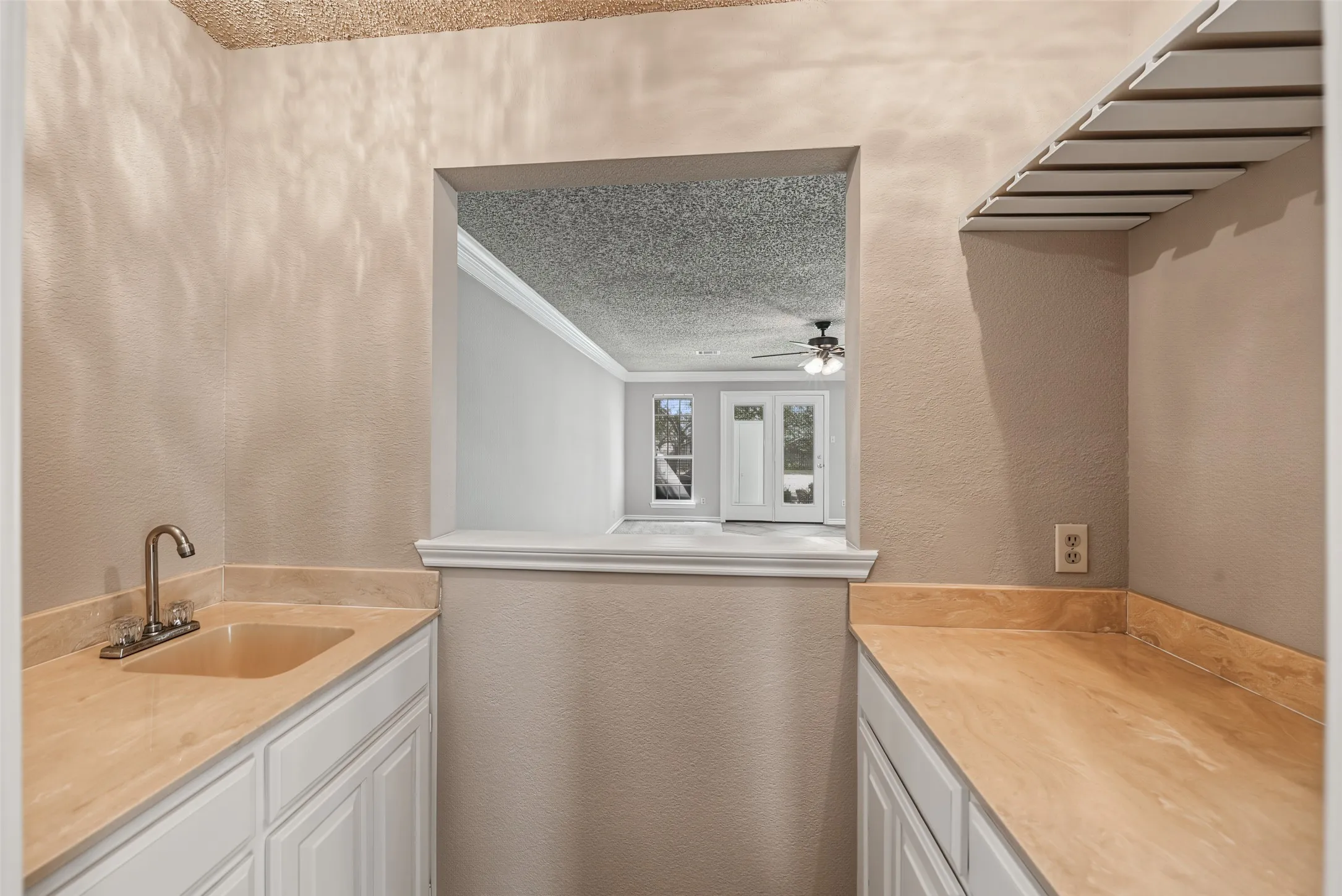 Single Family Residence For Sale in Tarrant County , 1500 Arrowhead Drive, Pantego, Texas 76013, 5 Bedroom, 4 Bathroom, 2 Garage spaces, 3,708 Sqft, built in 1988, mls#21368954, Real Estate Agent in Pantego, Homes For Sale in Tarrant county, Homes For Sale in Pantego, Realtor in Pantego Texas, Real Estate Brokerage Independent Realty Texas, Luminita Cordes Realtor