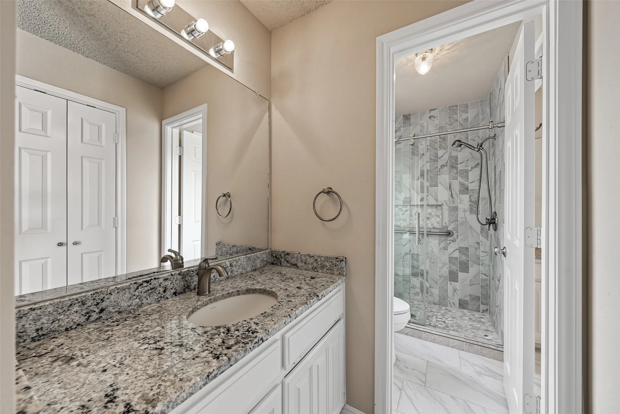 Single Family Residence For Sale in Tarrant County , 1500 Arrowhead Drive, Pantego, Texas 76013, 5 Bedroom, 4 Bathroom, 2 Garage spaces, 3,708 Sqft, built in 1988, mls#21368954, Real Estate Agent in Pantego, Homes For Sale in Tarrant county, Homes For Sale in Pantego, Realtor in Pantego Texas, Real Estate Brokerage Independent Realty Texas, Luminita Cordes Realtor