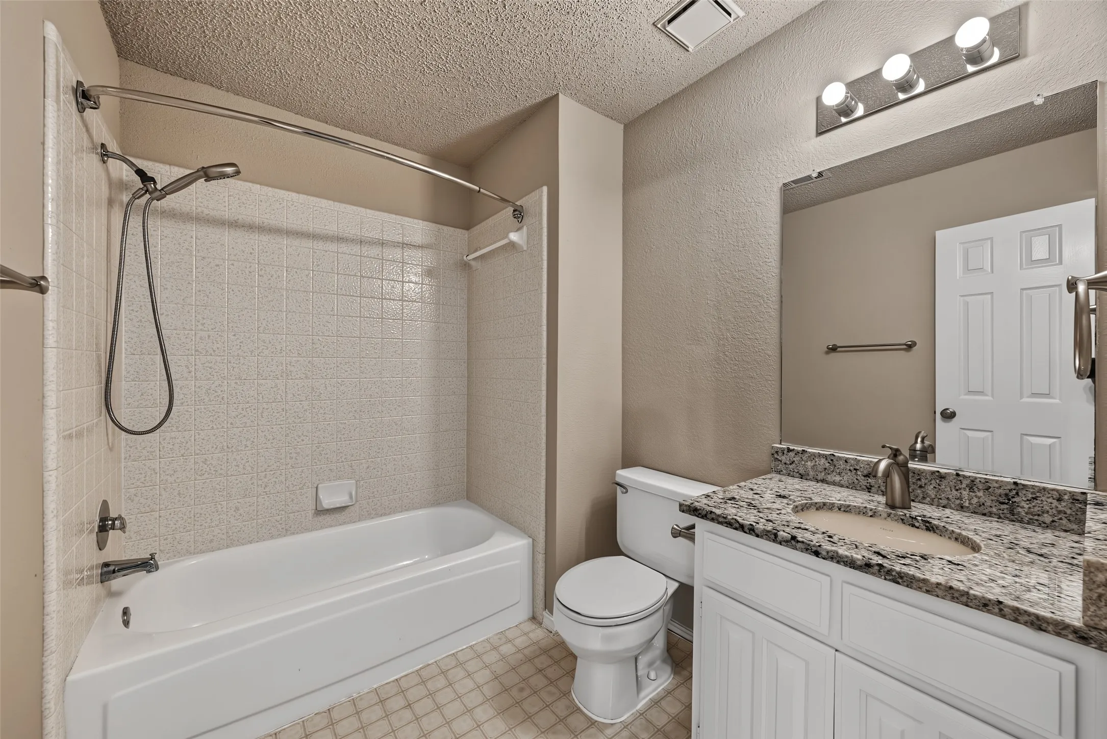 Single Family Residence For Sale in Tarrant County , 1500 Arrowhead Drive, Pantego, Texas 76013, 5 Bedroom, 4 Bathroom, 2 Garage spaces, 3,708 Sqft, built in 1988, mls#21368954, Real Estate Agent in Pantego, Homes For Sale in Tarrant county, Homes For Sale in Pantego, Realtor in Pantego Texas, Real Estate Brokerage Independent Realty Texas, Luminita Cordes Realtor