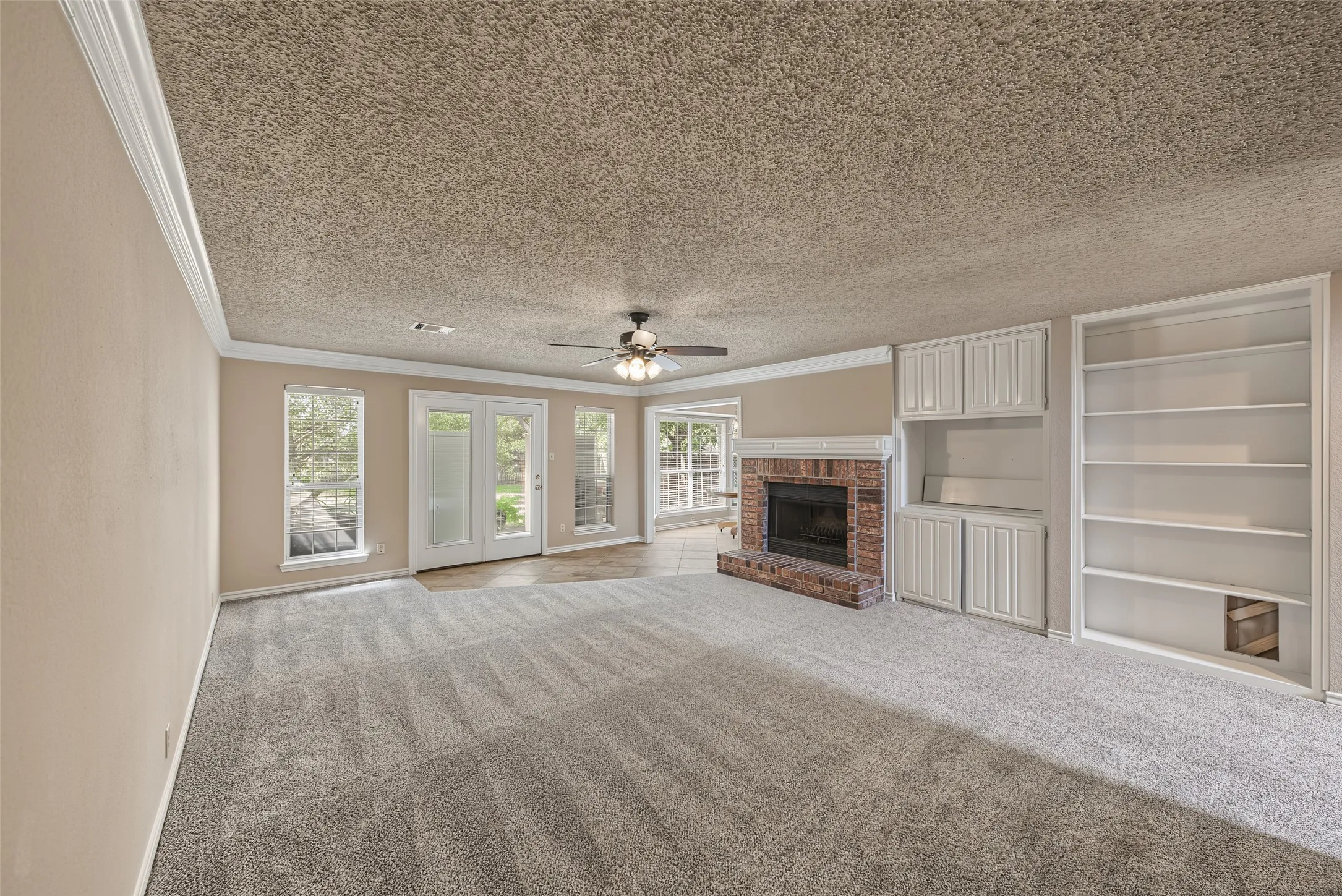 Single Family Residence For Sale in Tarrant County , 1500 Arrowhead Drive, Pantego, Texas 76013, 5 Bedroom, 4 Bathroom, 2 Garage spaces, 3,708 Sqft, built in 1988, mls#21368954, Real Estate Agent in Pantego, Homes For Sale in Tarrant county, Homes For Sale in Pantego, Realtor in Pantego Texas, Real Estate Brokerage Independent Realty Texas, Luminita Cordes Realtor