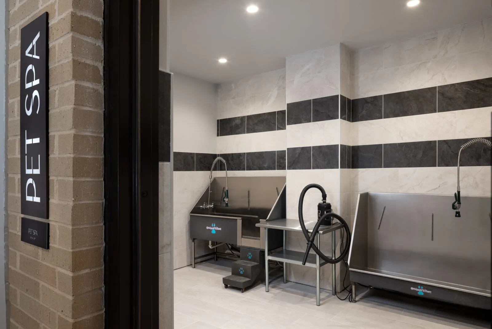 Apartment For Rent in Collin County , 7850 Communications Parkway 1222, Plano, Texas 75024, 1 Bedroom, 2 Bathroom, 2 Garage spaces, 828 Sqft, built in 2019, mls#21375918, Real Estate Agent in Plano, Homes For Rent in Collin county, Homes For Rent in Plano, Realtor in Plano Texas, Real Estate Brokerage Independent Realty Texas, Luminita Cordes Realtor