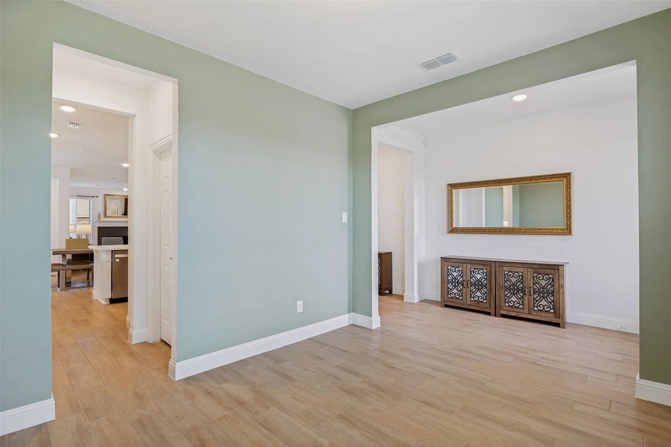 Single Family Residence For Sale in Kaufman County , 3804 Chippewa Trail, Crandall, Texas 75114, 7 Bedroom, 5 Bathroom, 2 Garage spaces, 3,943 Sqft, built in 2023, mls#21372263, Real Estate Agent in Crandall, Homes For Sale in Kaufman county, Homes For Sale in Crandall, Realtor in Crandall Texas, Real Estate Brokerage Independent Realty Texas, Luminita Cordes Realtor