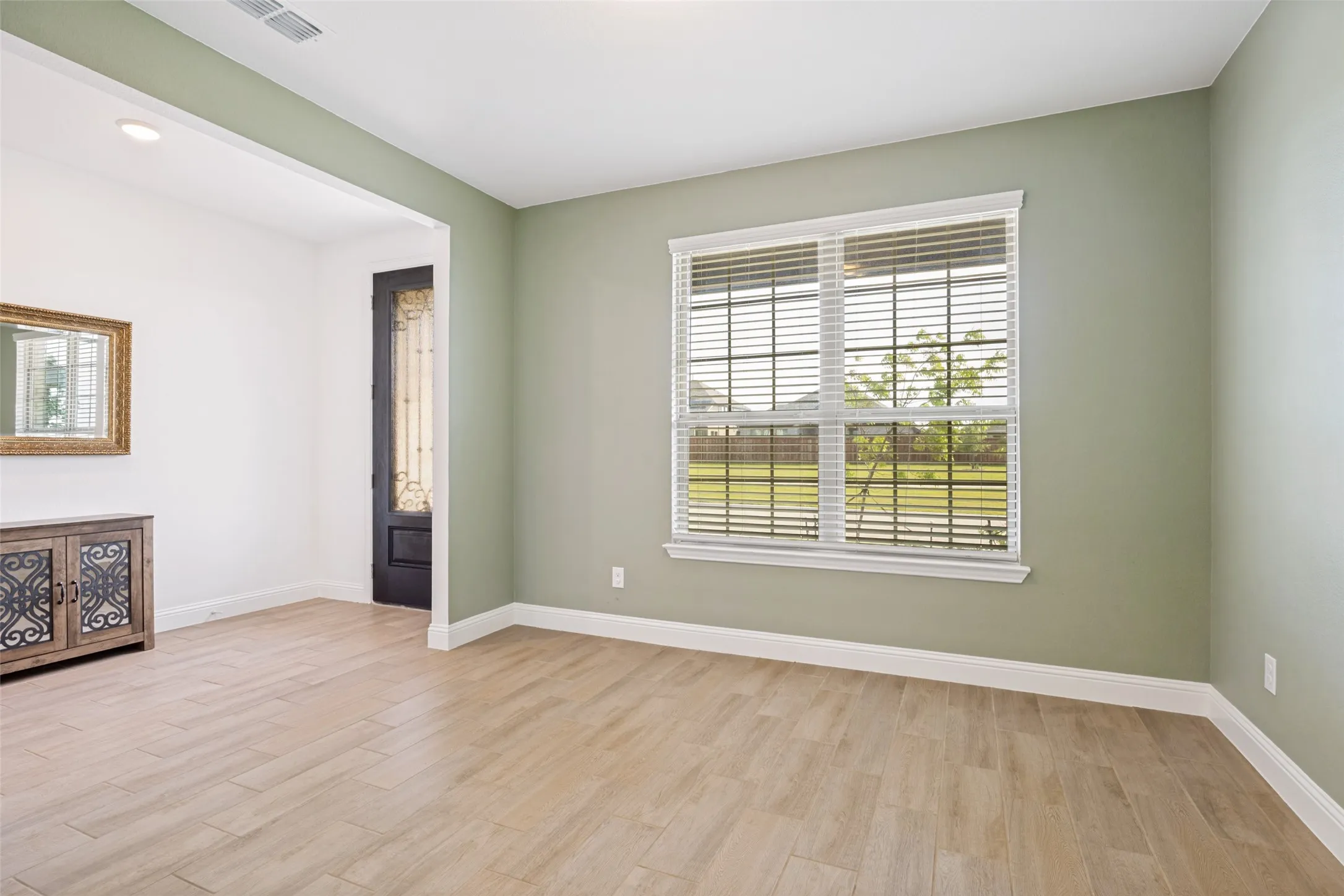Single Family Residence For Sale in Kaufman County , 3804 Chippewa Trail, Crandall, Texas 75114, 7 Bedroom, 5 Bathroom, 2 Garage spaces, 3,943 Sqft, built in 2023, mls#21372263, Real Estate Agent in Crandall, Homes For Sale in Kaufman county, Homes For Sale in Crandall, Realtor in Crandall Texas, Real Estate Brokerage Independent Realty Texas, Luminita Cordes Realtor