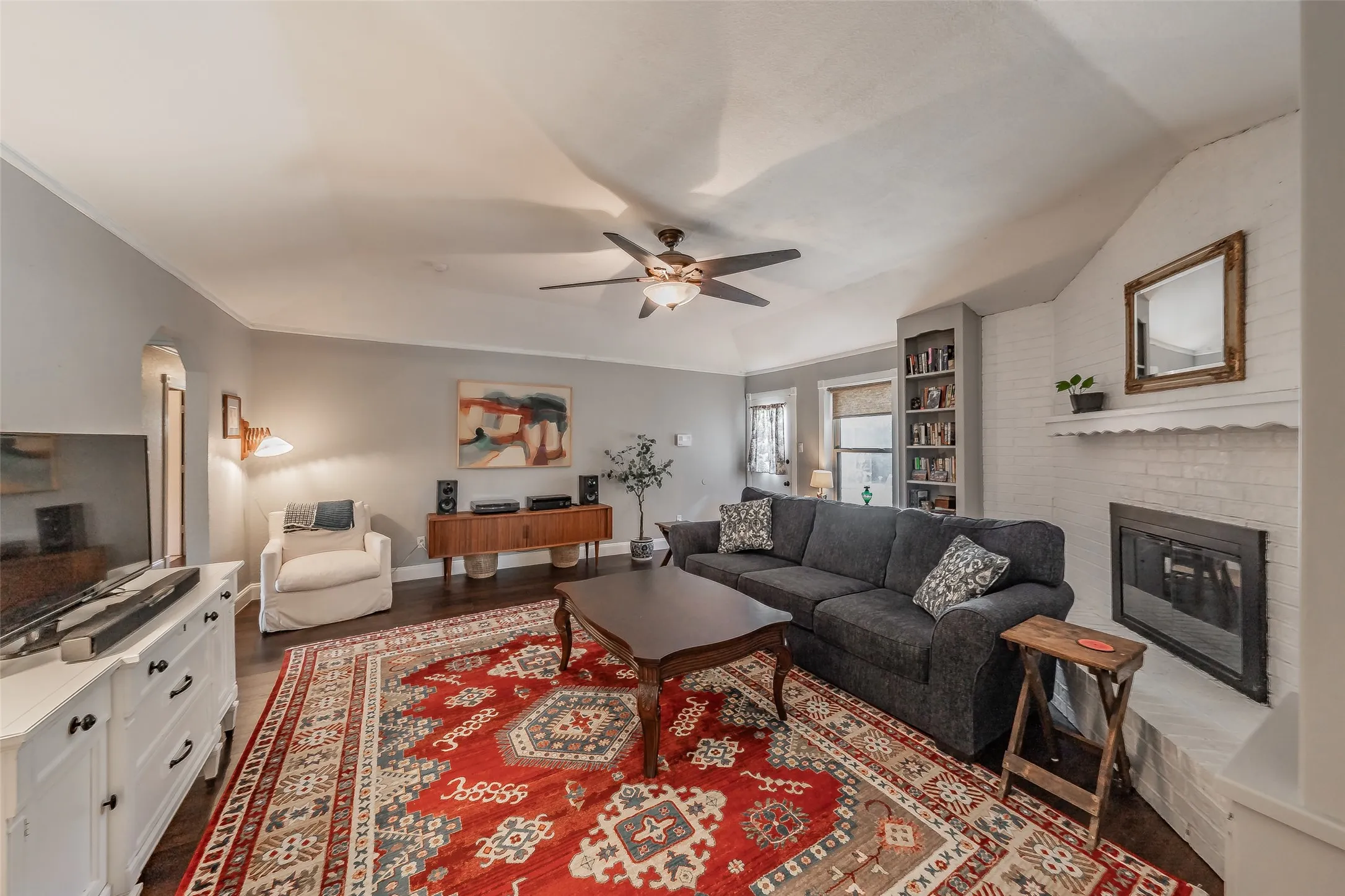 Single Family Residence For Sale in Tarrant County , 5500 Meadow Oak Street, North Richland Hills, Texas 76180, 3 Bedroom, 2 Bathroom, 2 Garage spaces, 1,792 Sqft, built in 1979, mls#21373621, Real Estate Agent in North Richland Hills, Homes For Sale in Tarrant county, Homes For Sale in North Richland Hills, Realtor in North Richland Hills Texas, Real Estate Brokerage Independent Realty Texas, Luminita Cordes Realtor