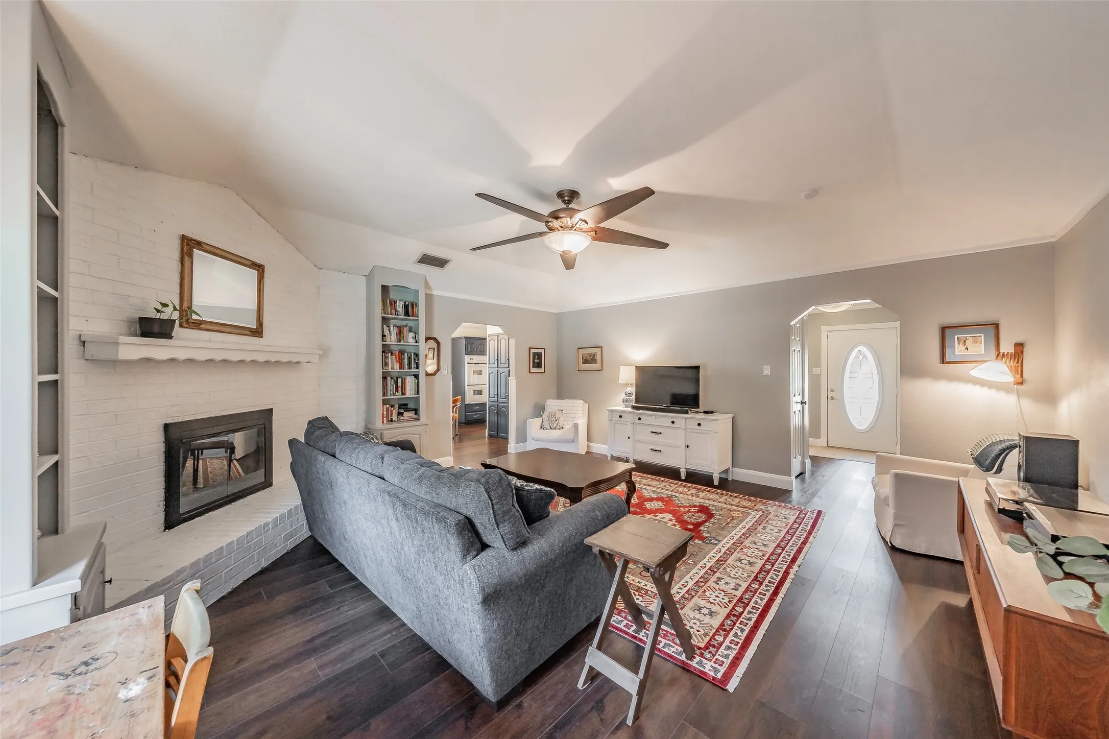 Single Family Residence For Sale in Tarrant County , 5500 Meadow Oak Street, North Richland Hills, Texas 76180, 3 Bedroom, 2 Bathroom, 2 Garage spaces, 1,792 Sqft, built in 1979, mls#21373621, Real Estate Agent in North Richland Hills, Homes For Sale in Tarrant county, Homes For Sale in North Richland Hills, Realtor in North Richland Hills Texas, Real Estate Brokerage Independent Realty Texas, Luminita Cordes Realtor