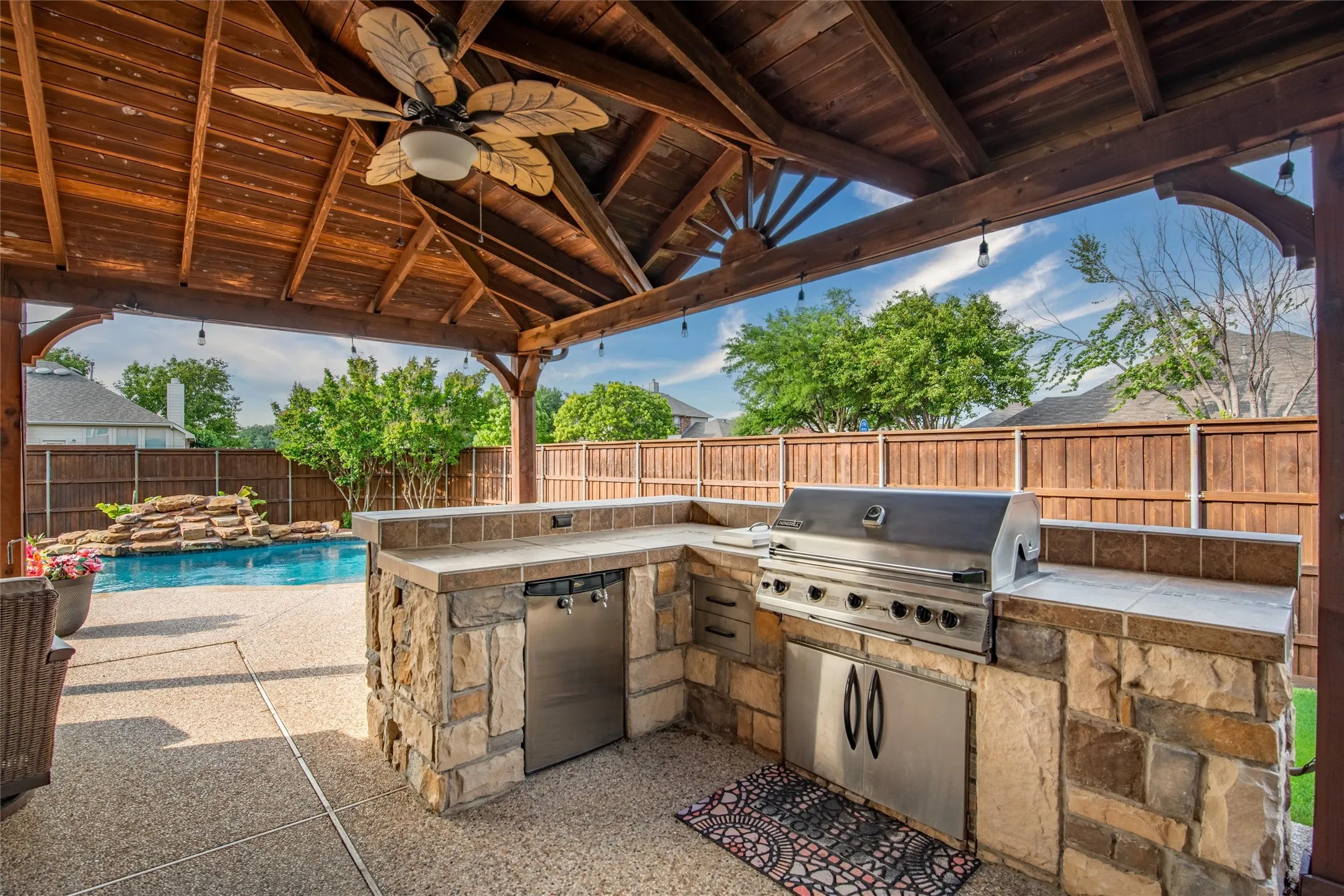 Single Family Residence For Sale in Collin County , 5800 Pine Ridge Boulevard, Mc Kinney, Texas 75070, 4 Bedroom, 3 Bathroom, 2 Garage spaces, 2,630 Sqft, built in 2001, mls#21375867, Real Estate Agent in Mc Kinney, Homes For Sale in Collin county, Homes For Sale in Mc Kinney, Realtor in Mc Kinney Texas, Real Estate Brokerage Independent Realty Texas, Luminita Cordes Realtor