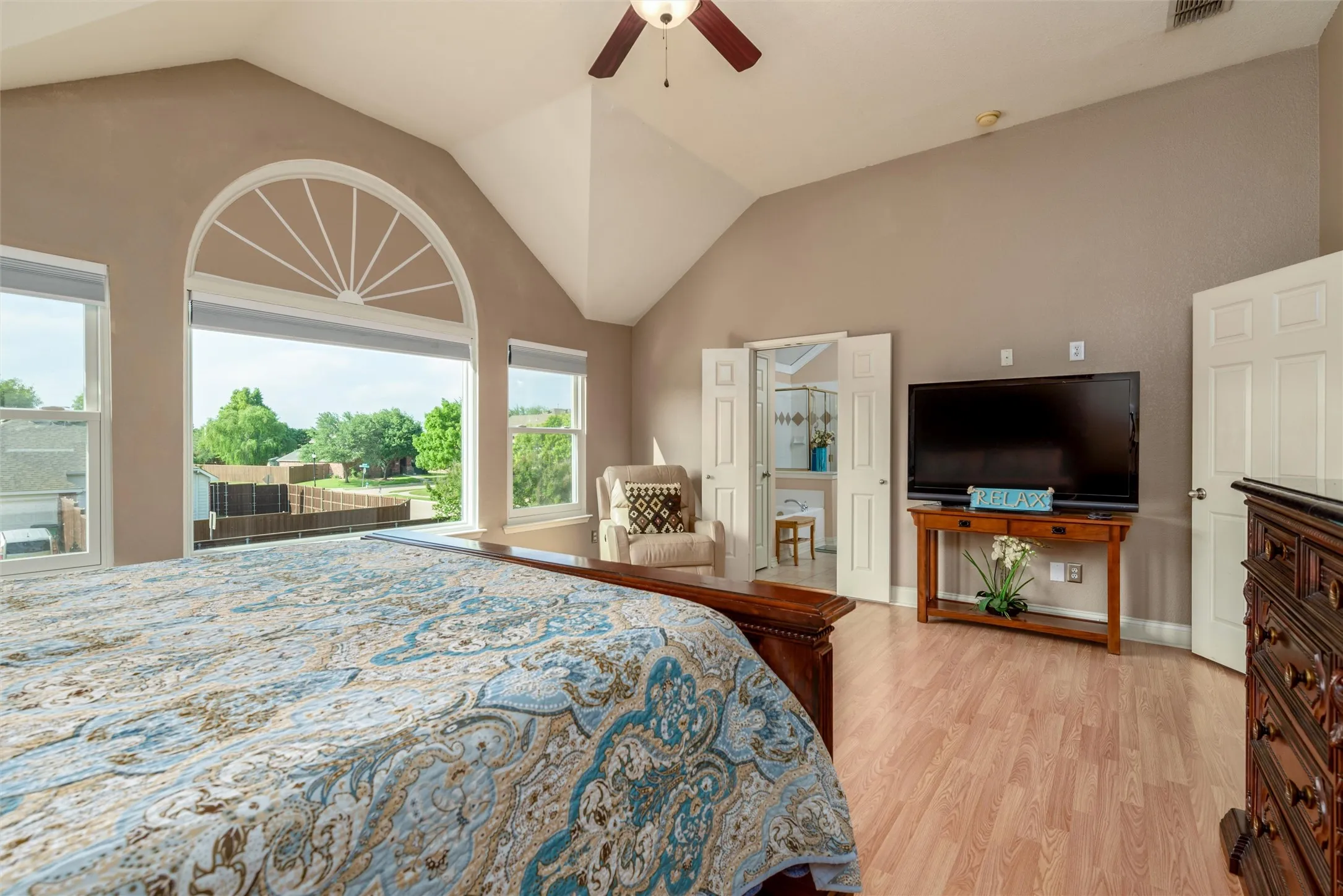 Single Family Residence For Sale in Collin County , 5800 Pine Ridge Boulevard, Mc Kinney, Texas 75070, 4 Bedroom, 3 Bathroom, 2 Garage spaces, 2,630 Sqft, built in 2001, mls#21375867, Real Estate Agent in Mc Kinney, Homes For Sale in Collin county, Homes For Sale in Mc Kinney, Realtor in Mc Kinney Texas, Real Estate Brokerage Independent Realty Texas, Luminita Cordes Realtor