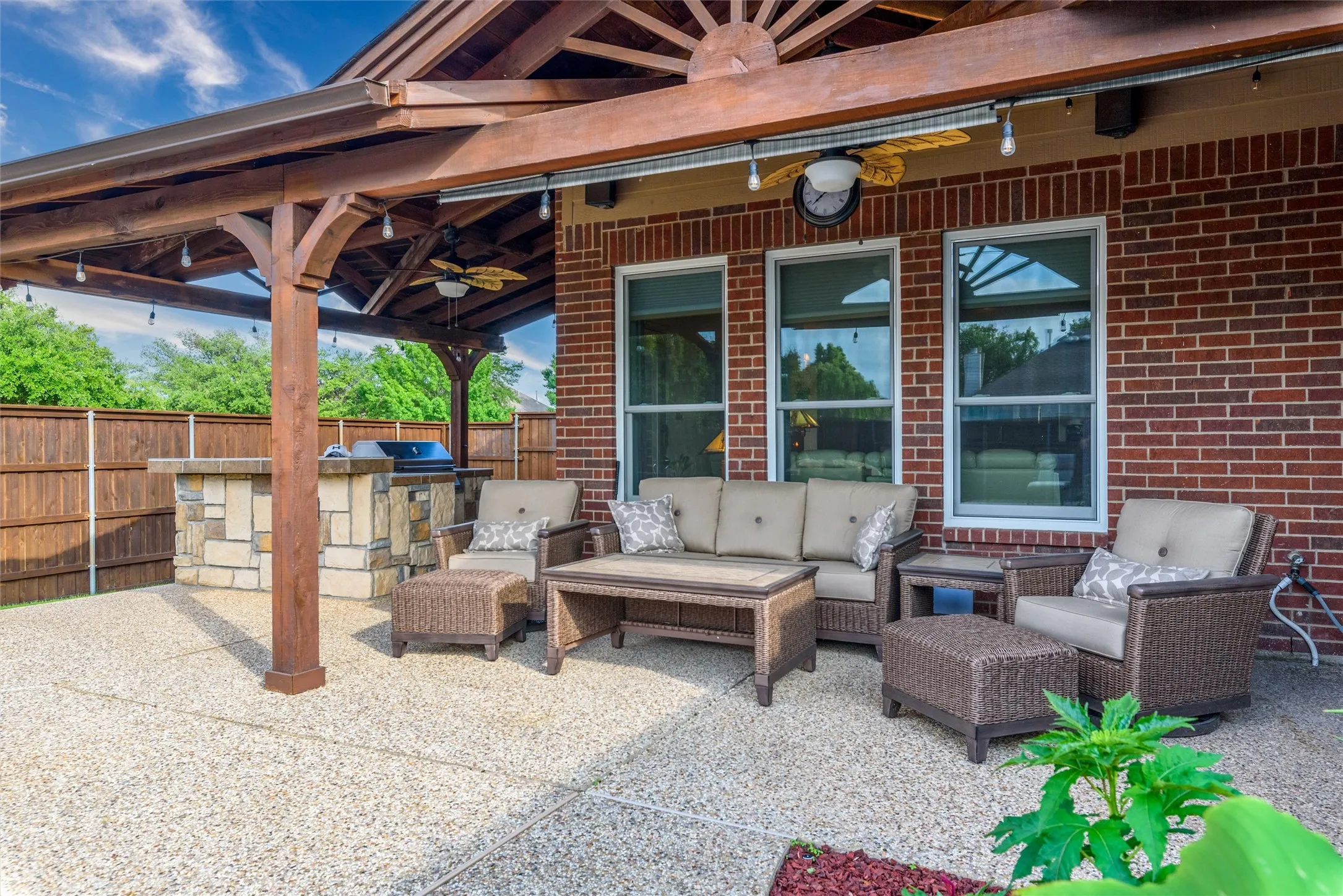 Single Family Residence For Sale in Collin County , 5800 Pine Ridge Boulevard, Mc Kinney, Texas 75070, 4 Bedroom, 3 Bathroom, 2 Garage spaces, 2,630 Sqft, built in 2001, mls#21375867, Real Estate Agent in Mc Kinney, Homes For Sale in Collin county, Homes For Sale in Mc Kinney, Realtor in Mc Kinney Texas, Real Estate Brokerage Independent Realty Texas, Luminita Cordes Realtor