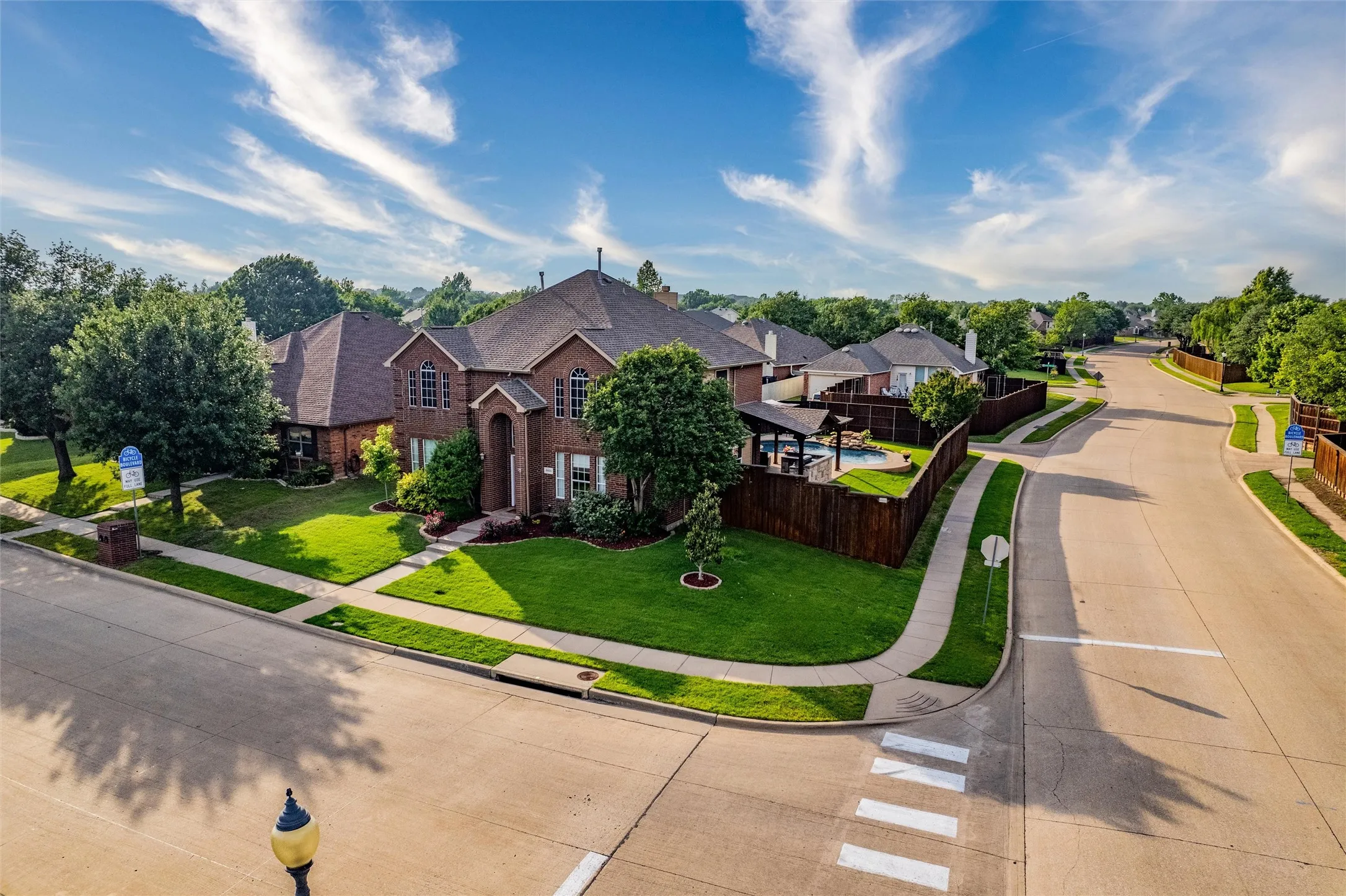 Single Family Residence For Sale in Collin County , 5800 Pine Ridge Boulevard, Mc Kinney, Texas 75070, 4 Bedroom, 3 Bathroom, 2 Garage spaces, 2,630 Sqft, built in 2001, mls#21375867, Real Estate Agent in Mc Kinney, Homes For Sale in Collin county, Homes For Sale in Mc Kinney, Realtor in Mc Kinney Texas, Real Estate Brokerage Independent Realty Texas, Luminita Cordes Realtor