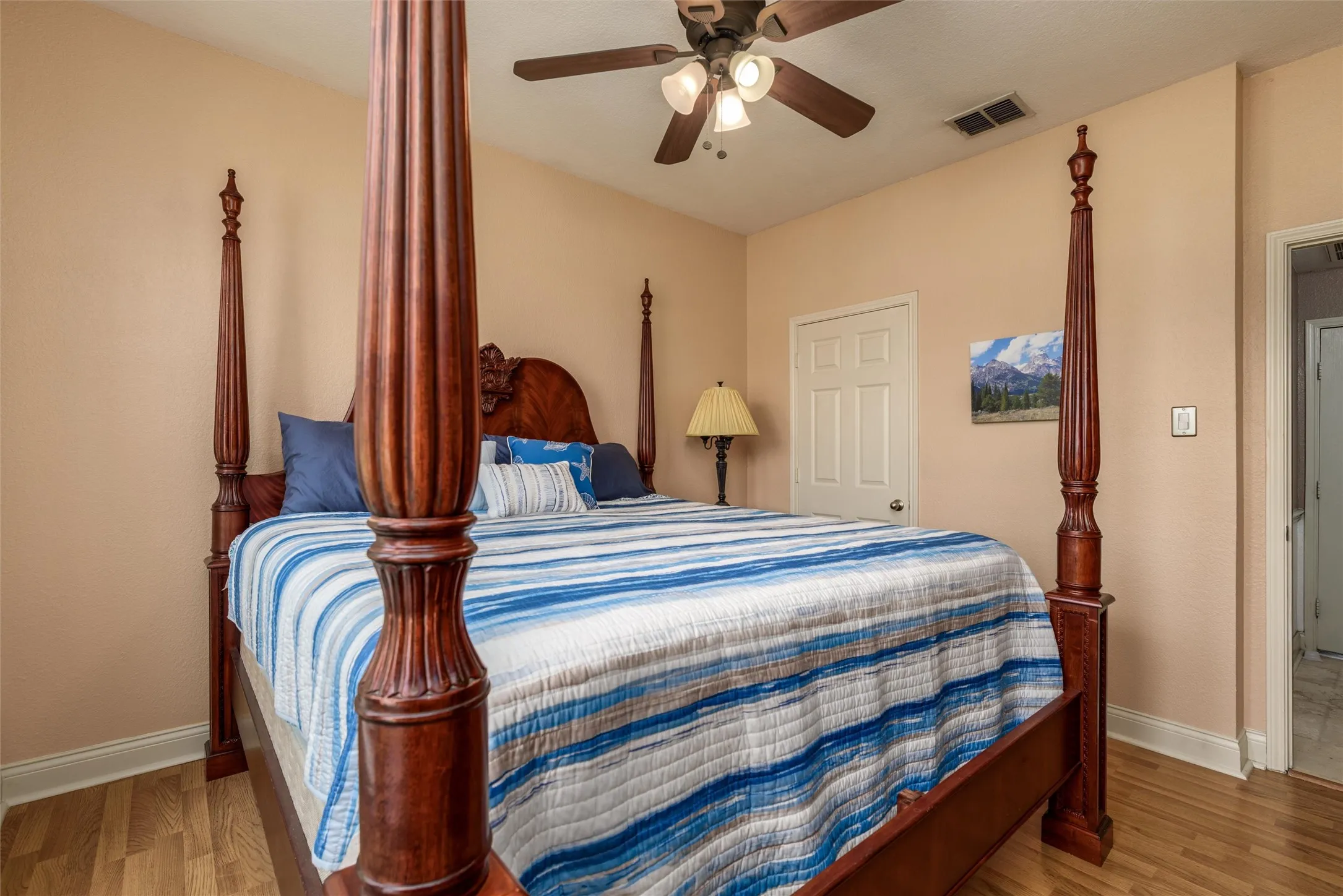 Single Family Residence For Sale in Collin County , 5800 Pine Ridge Boulevard, Mc Kinney, Texas 75070, 4 Bedroom, 3 Bathroom, 2 Garage spaces, 2,630 Sqft, built in 2001, mls#21375867, Real Estate Agent in Mc Kinney, Homes For Sale in Collin county, Homes For Sale in Mc Kinney, Realtor in Mc Kinney Texas, Real Estate Brokerage Independent Realty Texas, Luminita Cordes Realtor