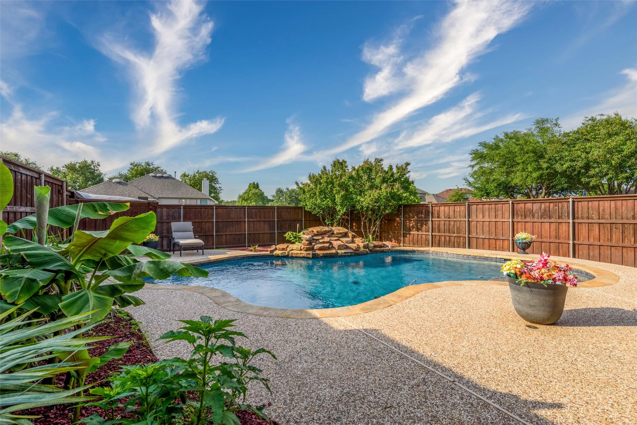 Single Family Residence For Sale in Collin County , 5800 Pine Ridge Boulevard, Mc Kinney, Texas 75070, 4 Bedroom, 3 Bathroom, 2 Garage spaces, 2,630 Sqft, built in 2001, mls#21375867, Real Estate Agent in Mc Kinney, Homes For Sale in Collin county, Homes For Sale in Mc Kinney, Realtor in Mc Kinney Texas, Real Estate Brokerage Independent Realty Texas, Luminita Cordes Realtor